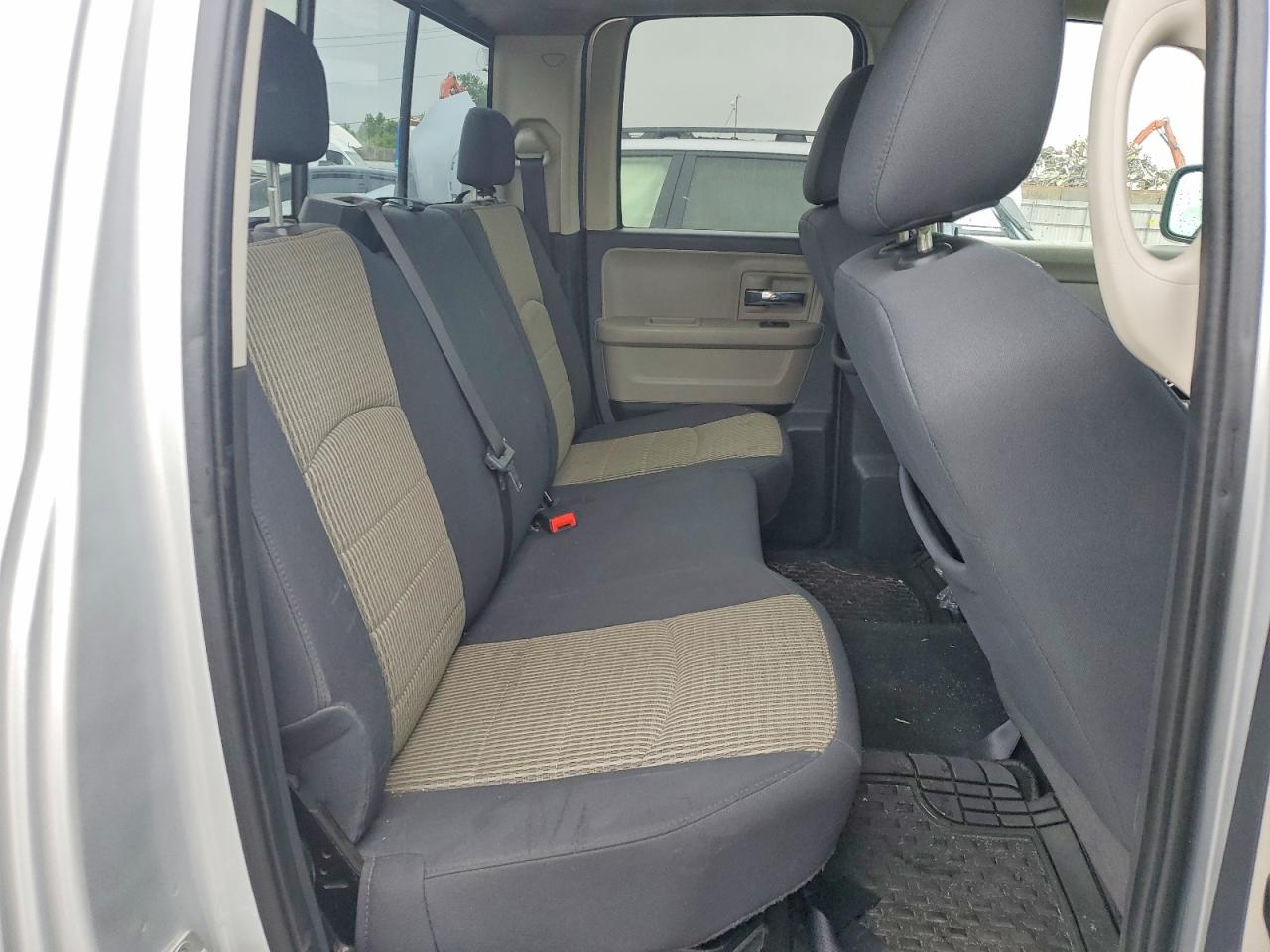 2009 Dodge Ram 1500 Silver vin: 1D3HV18T89S779665