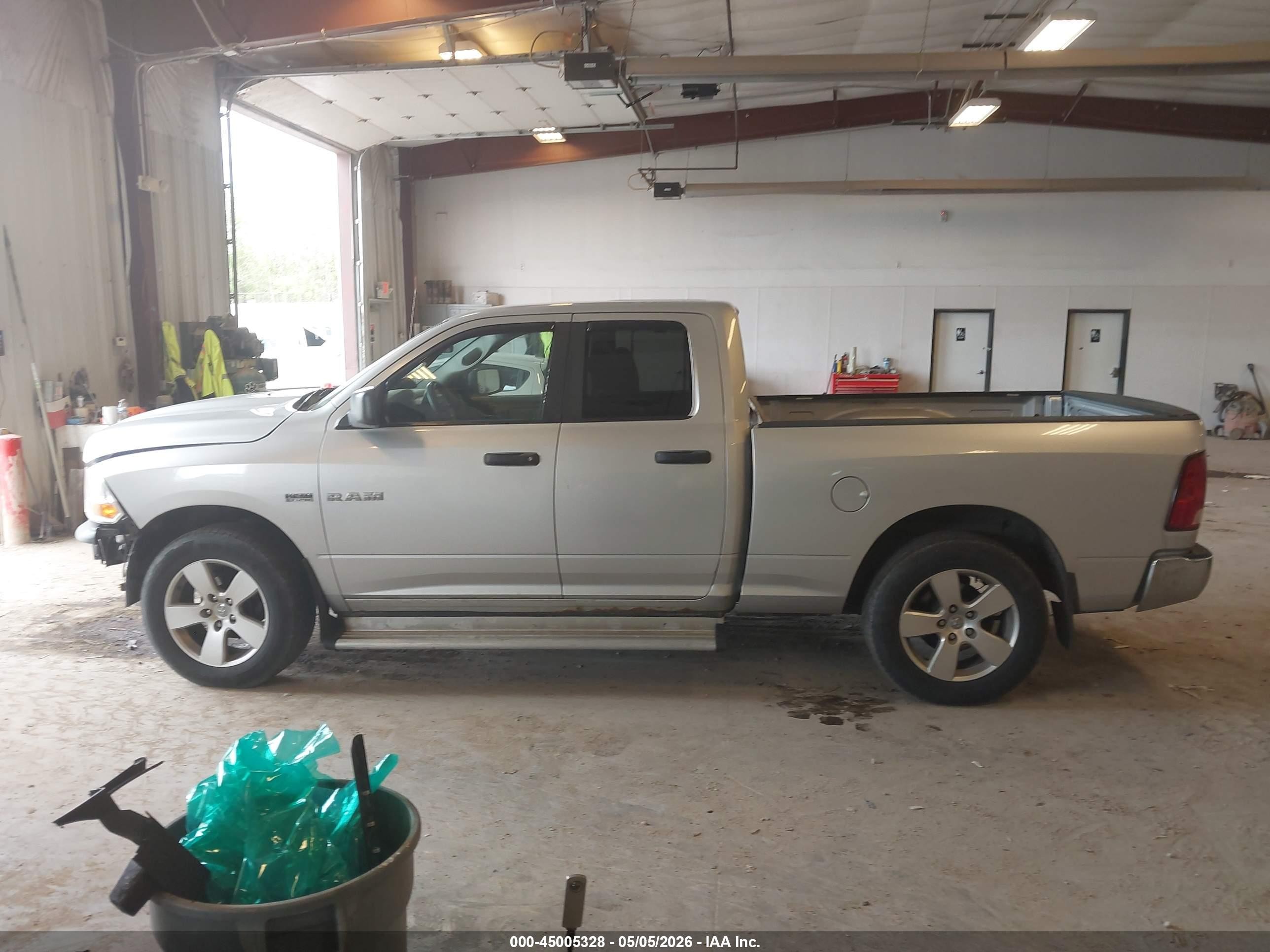2009 Dodge Ram 1500 Slt/sport/trx Silver vin: 1D3HV18T99S726697