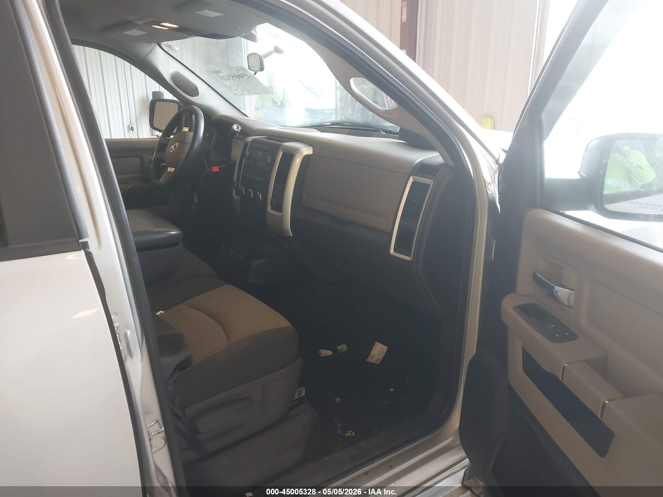 2009 Dodge Ram 1500 Slt/sport/trx Silver vin: 1D3HV18T99S726697