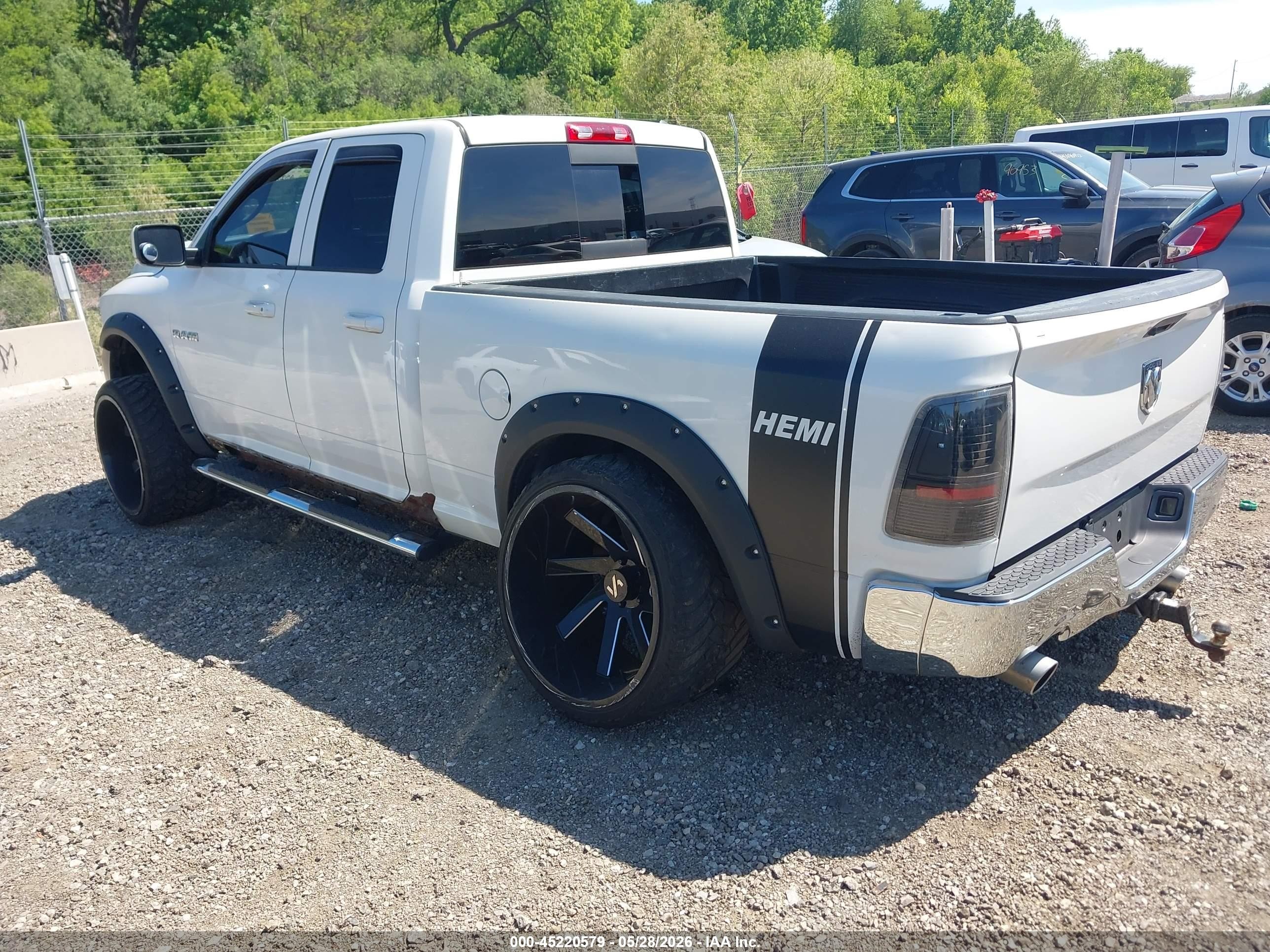 2009 Dodge Ram 1500 Slt/sport/trx White vin: 1D3HV18TX9S753956