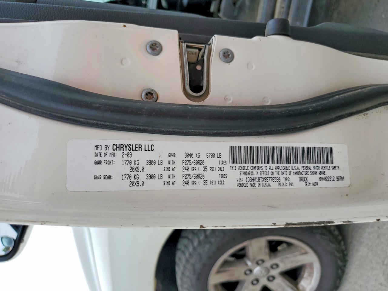 2009 Dodge Ram 1500 White vin: 1D3HV18TX9S776590