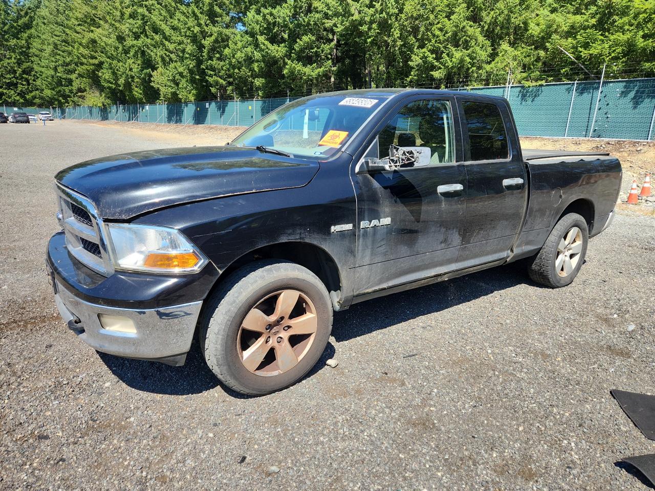 2009 Dodge Ram 1500 Black vin: 1D3HV18TX9S820345 Damage: Left Front Fender, Dent(S) W/ Paint Dmg, 9 To 10 Inches