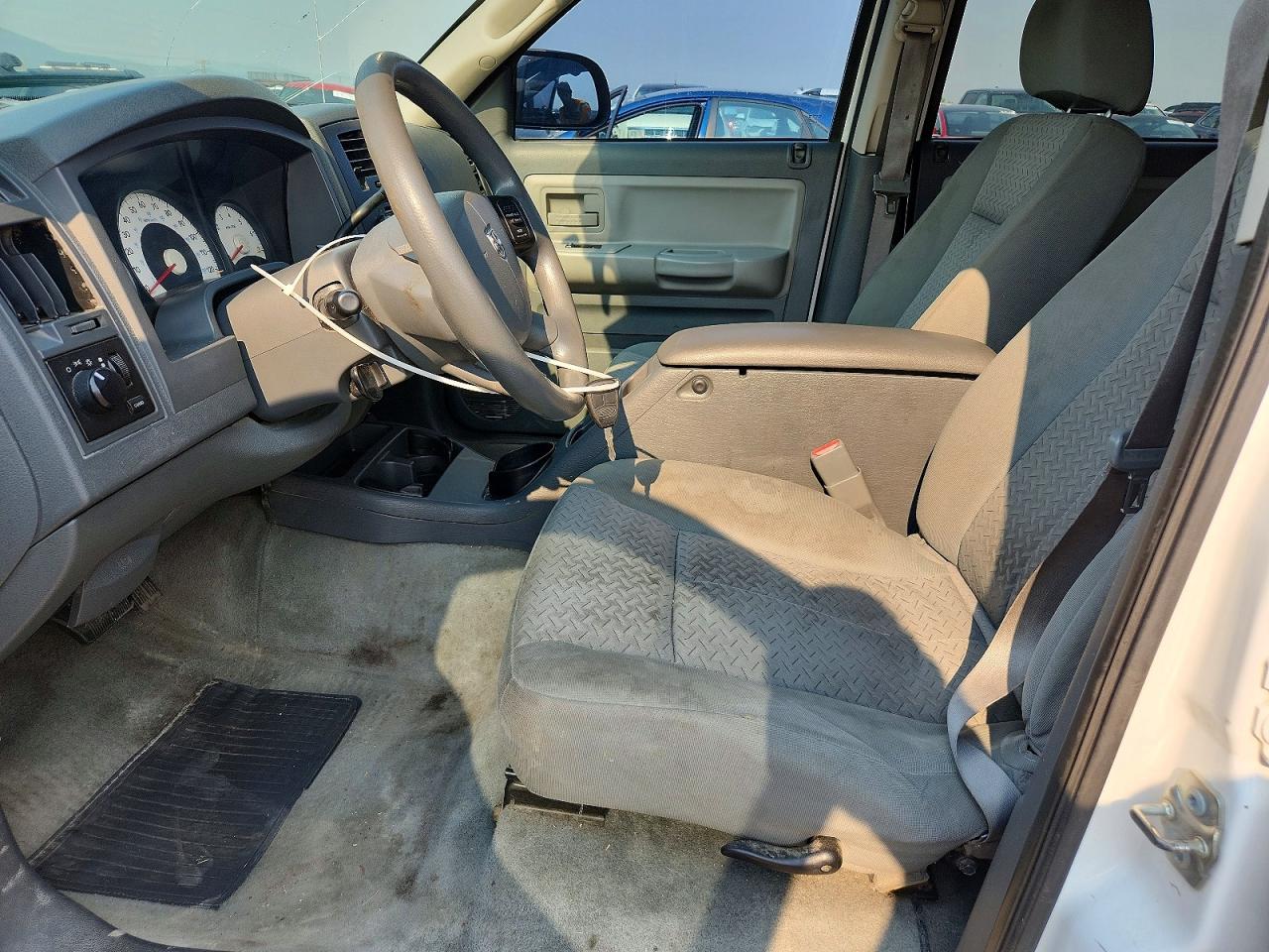2007 Dodge Dakota Quad White vin: 1D3HW28K87S205994