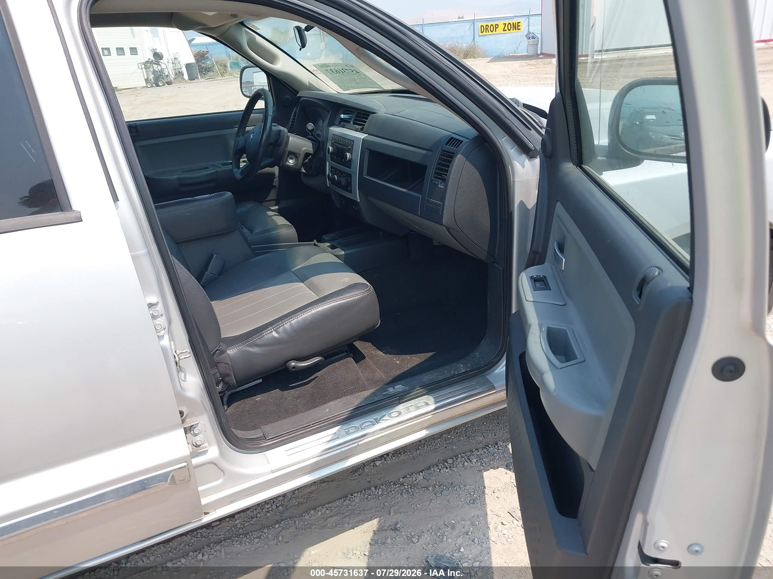 2008 Dodge Dakota Laramie Silver vin: 1D3HW58N48S596168