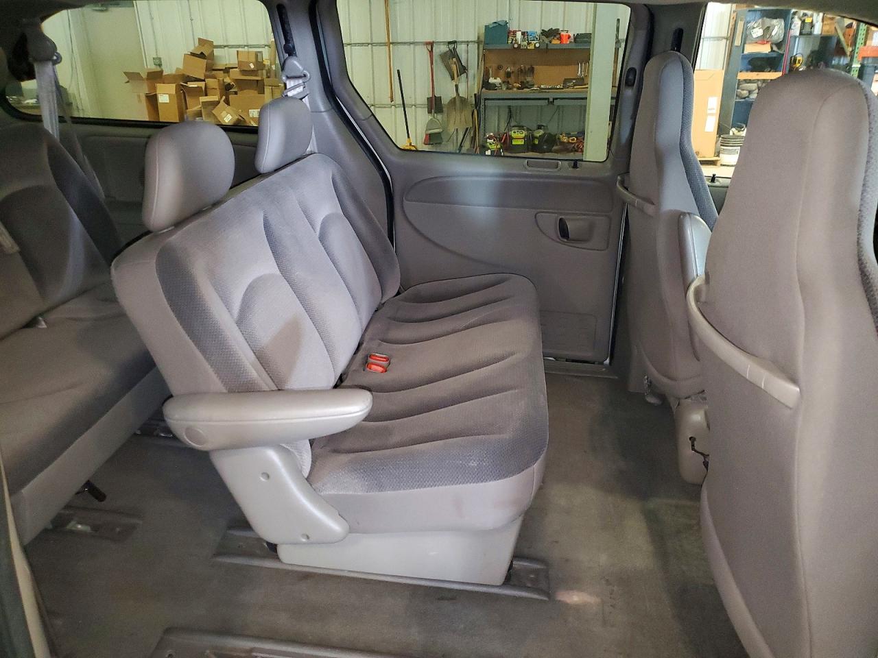 2003 Dodge Grand Caravan Se Silver vin: 1D4GP24323B196397