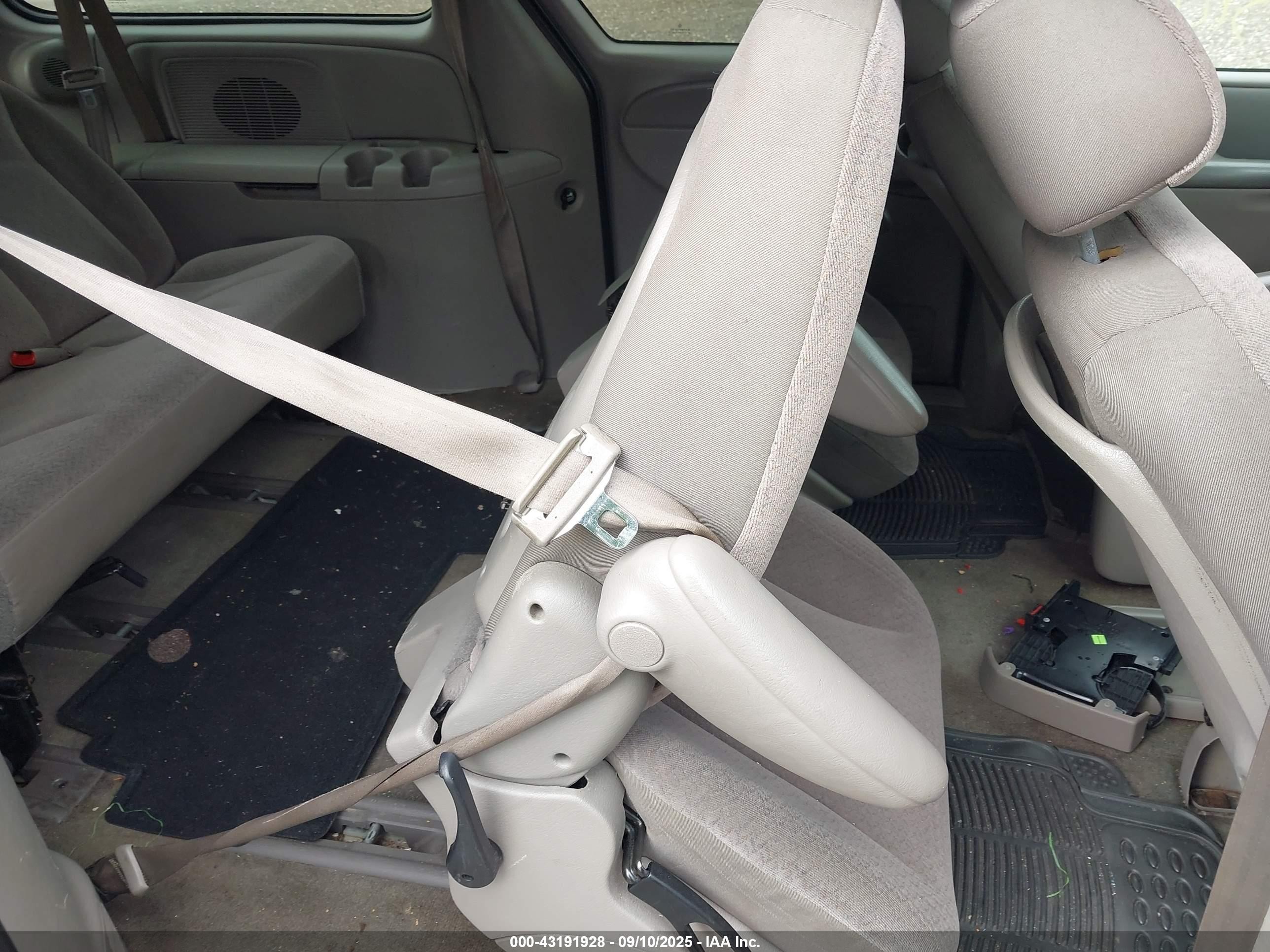 2003 Dodge Grand Caravan Se Green vin: 1D4GP24333B312447
