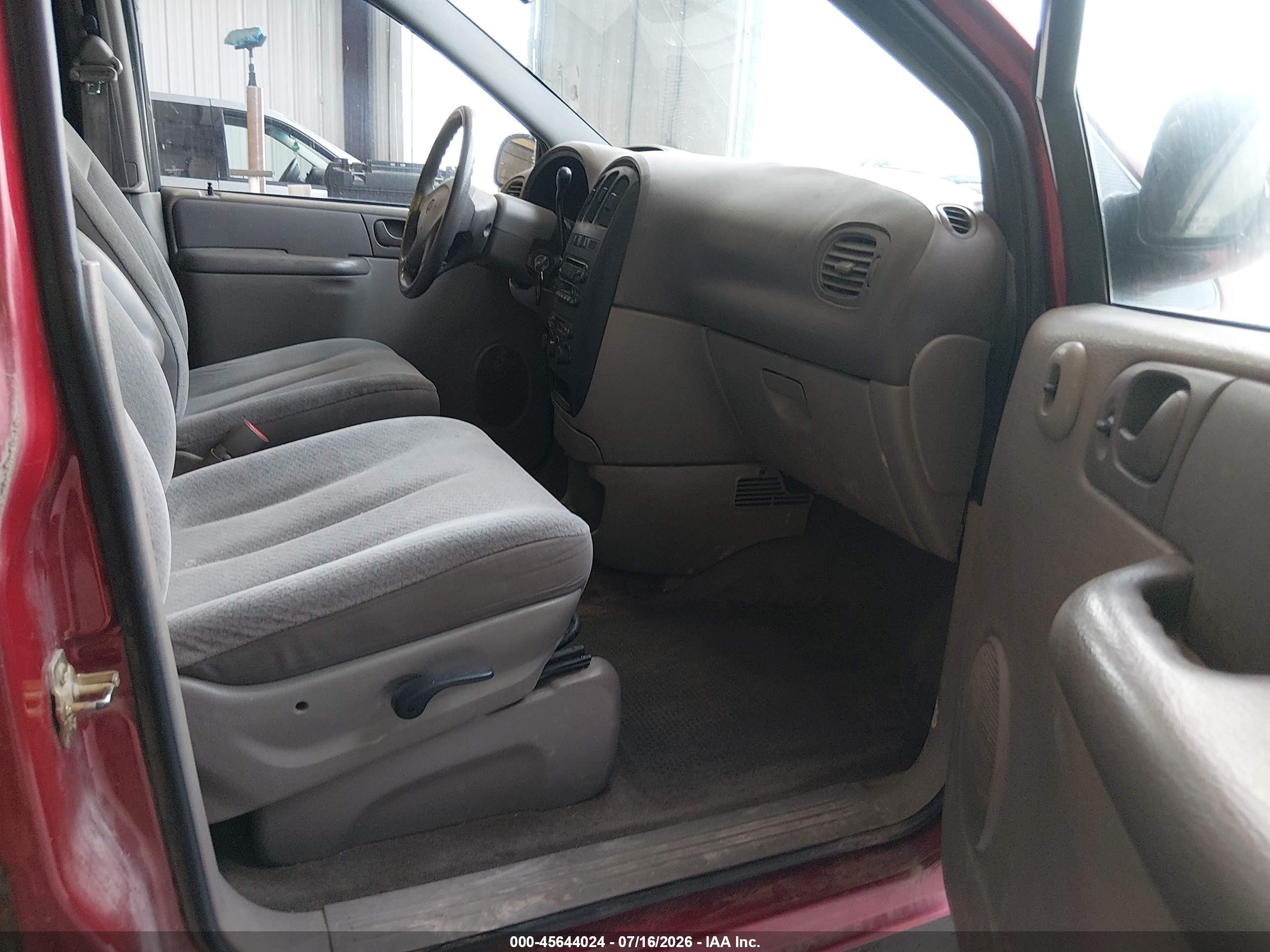 2003 Dodge Grand Caravan Se Red vin: 1D4GP24363B285311
