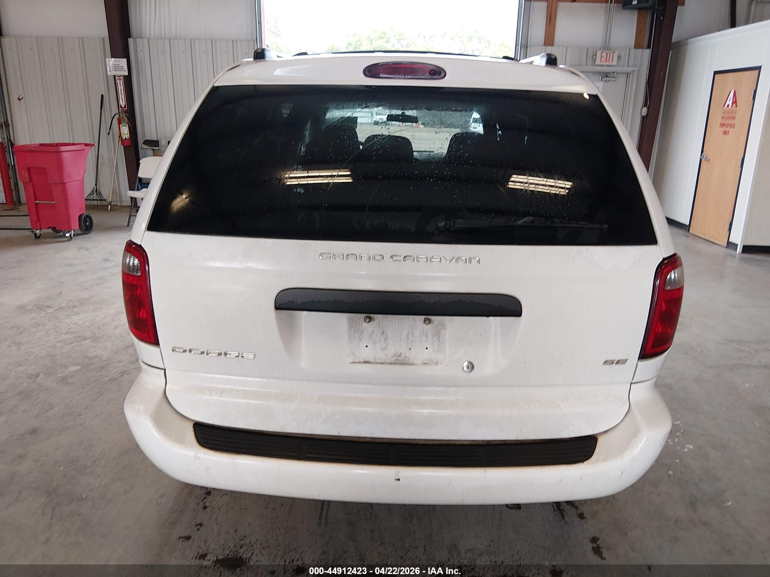 2003 Dodge Grand Caravan Se White vin: 1D4GP24383B103852
