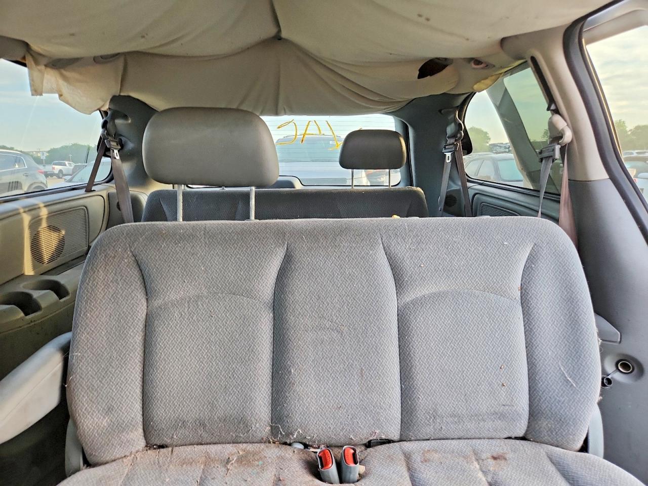2005 Dodge Caravan Silver vin: 1D4GP24E65B239188