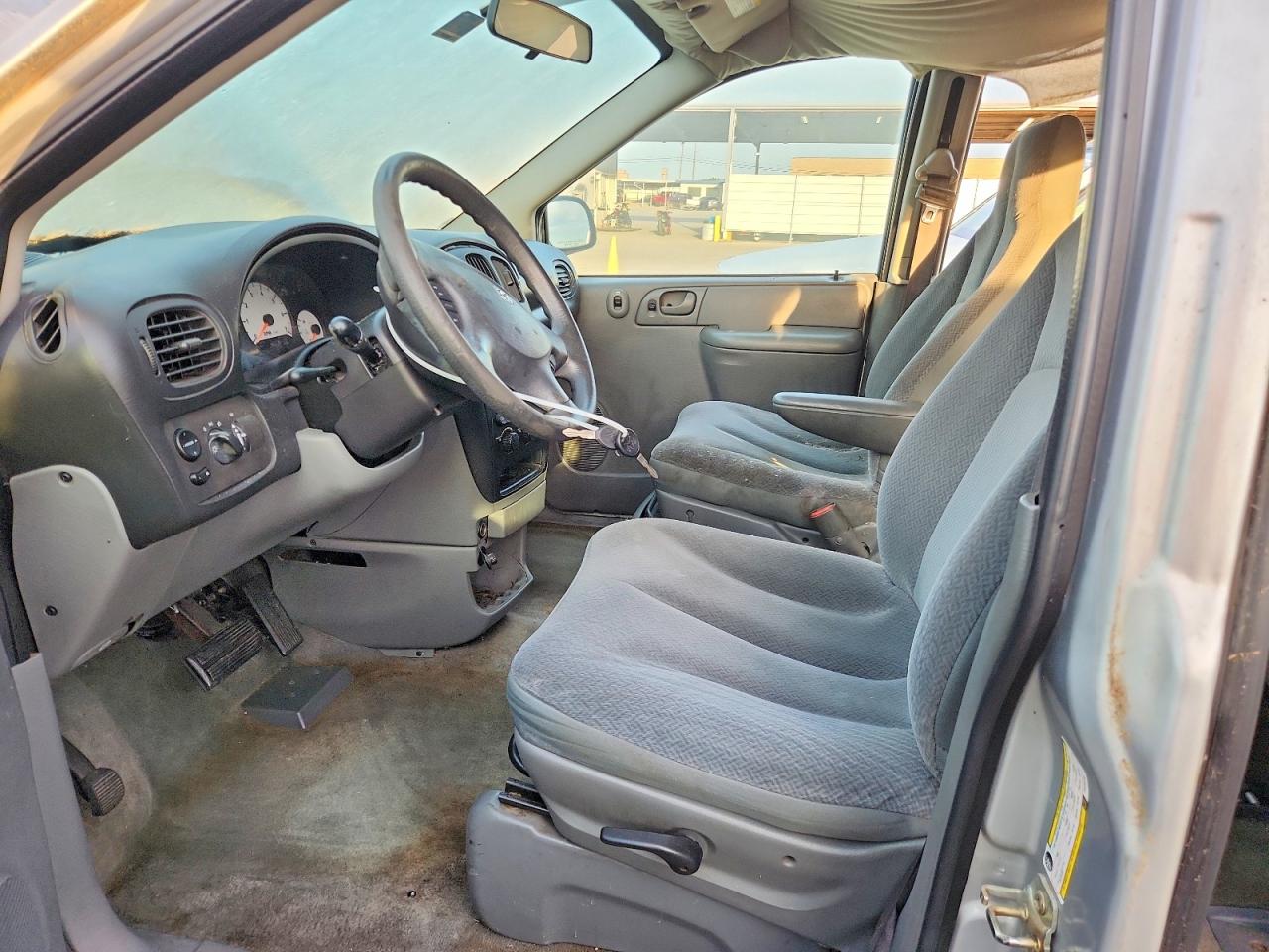 2005 Dodge Caravan Silver vin: 1D4GP24E65B239188