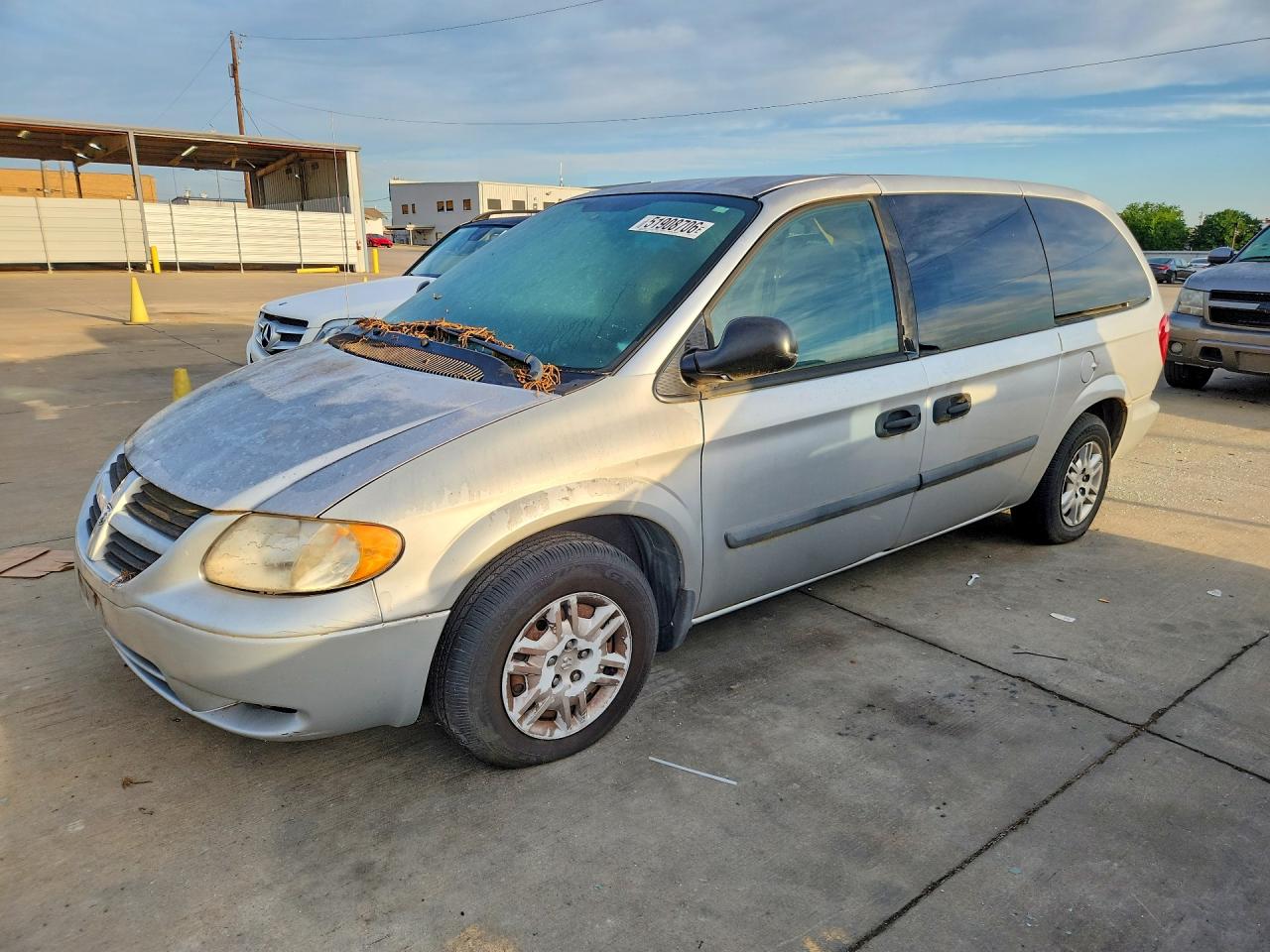 2005 Dodge Caravan Silver vin: 1D4GP24E65B239188