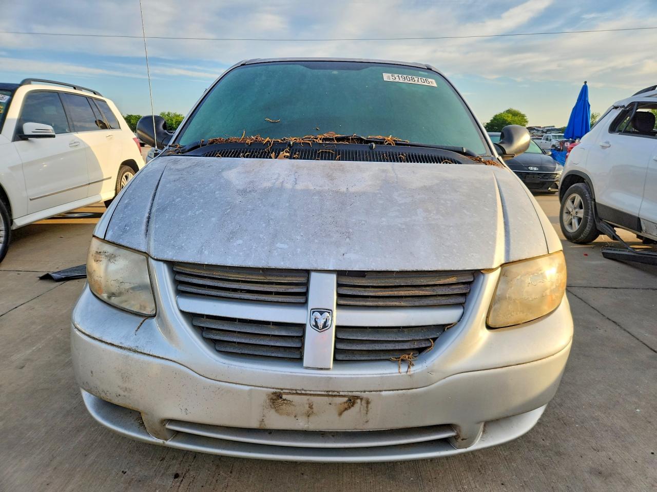 2005 Dodge Caravan Silver vin: 1D4GP24E65B239188