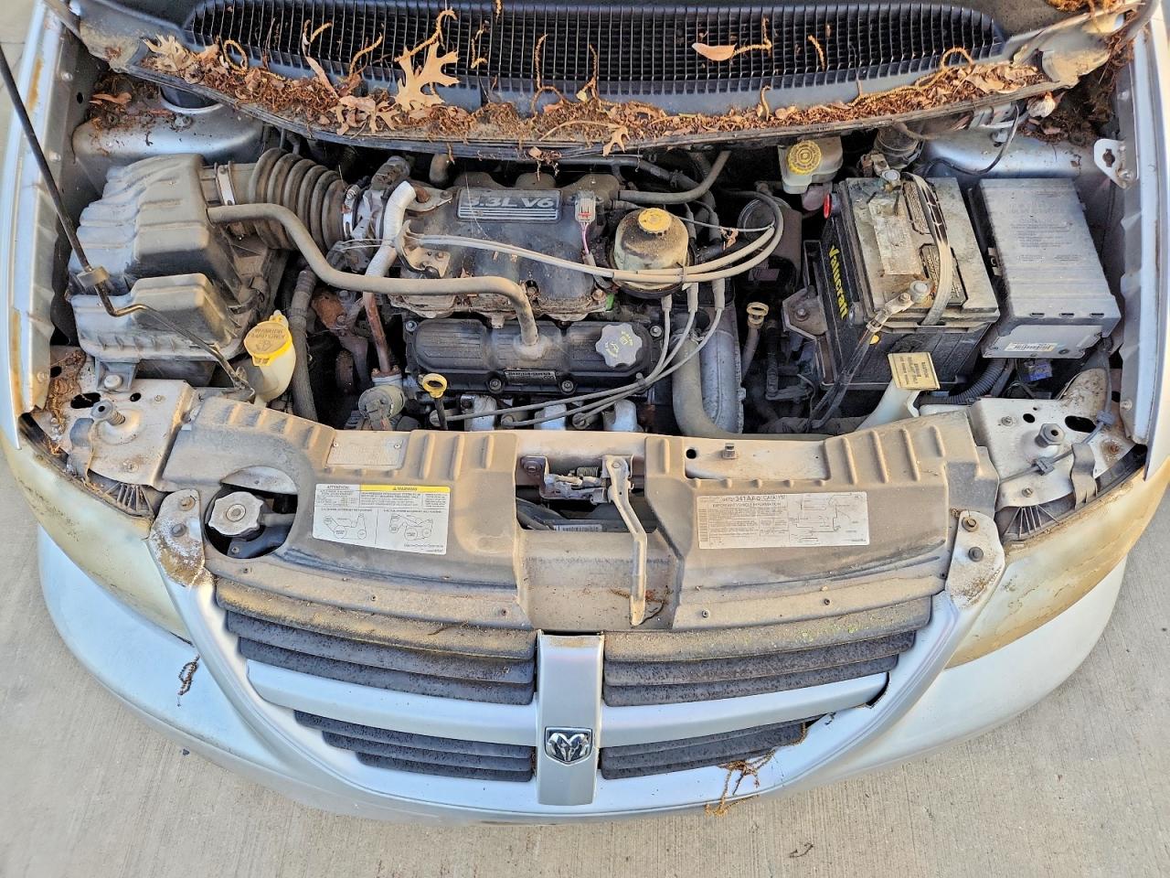 2005 Dodge Caravan Silver vin: 1D4GP24E65B239188