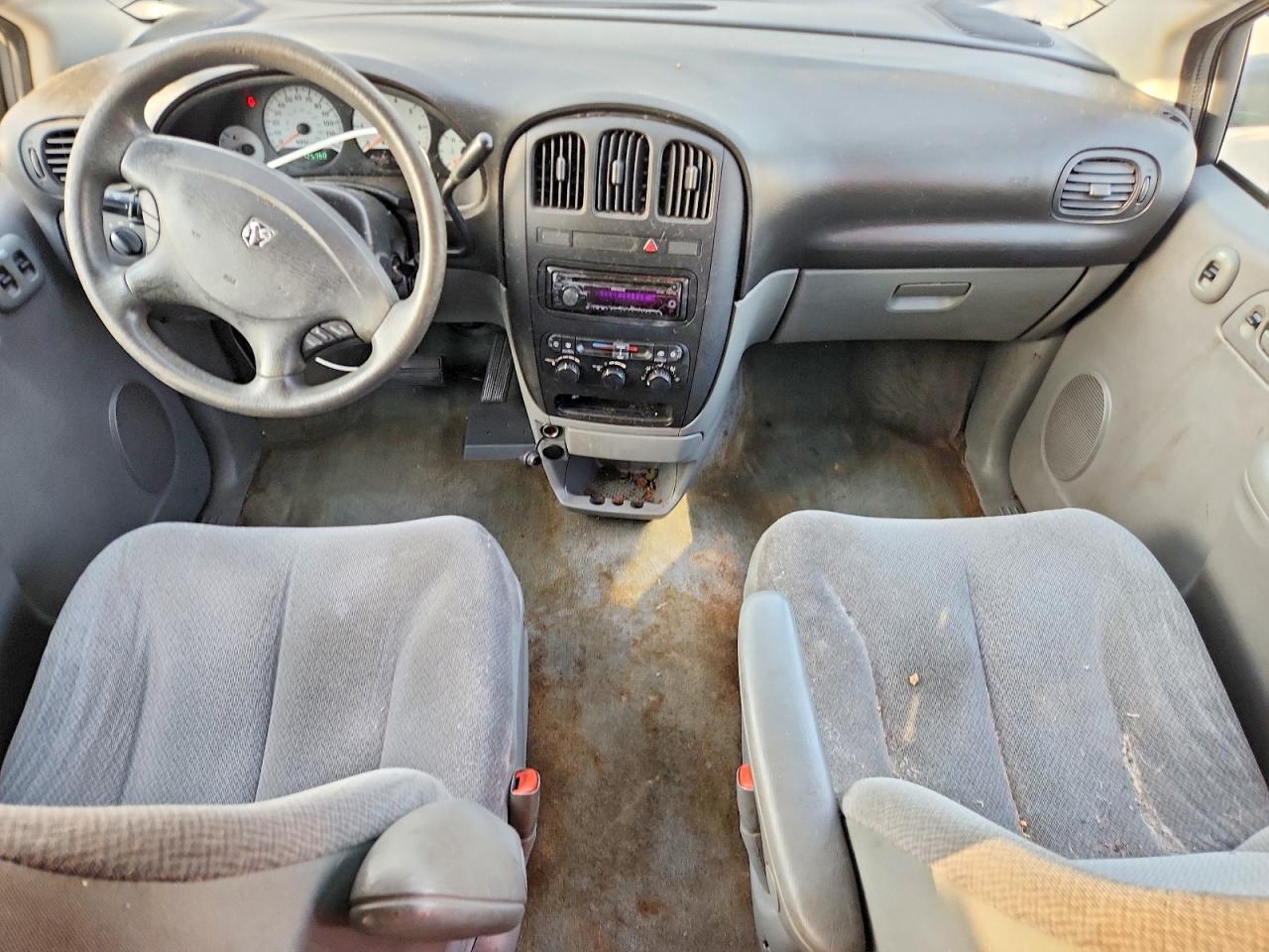 2005 Dodge Caravan Silver vin: 1D4GP24E65B239188