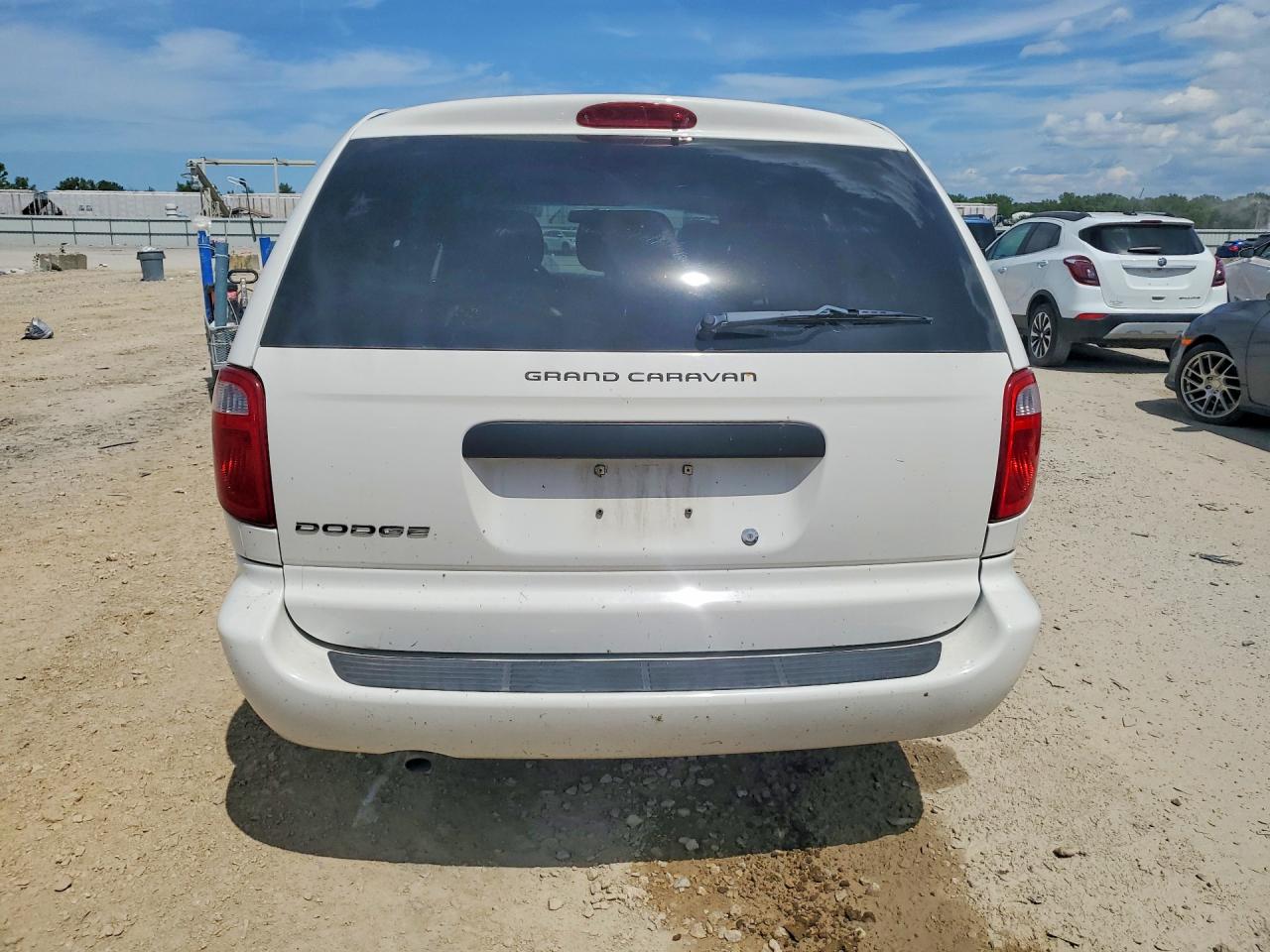 2006 Dodge Grand Caravan Le White vin: 1D4GP24E86B650013