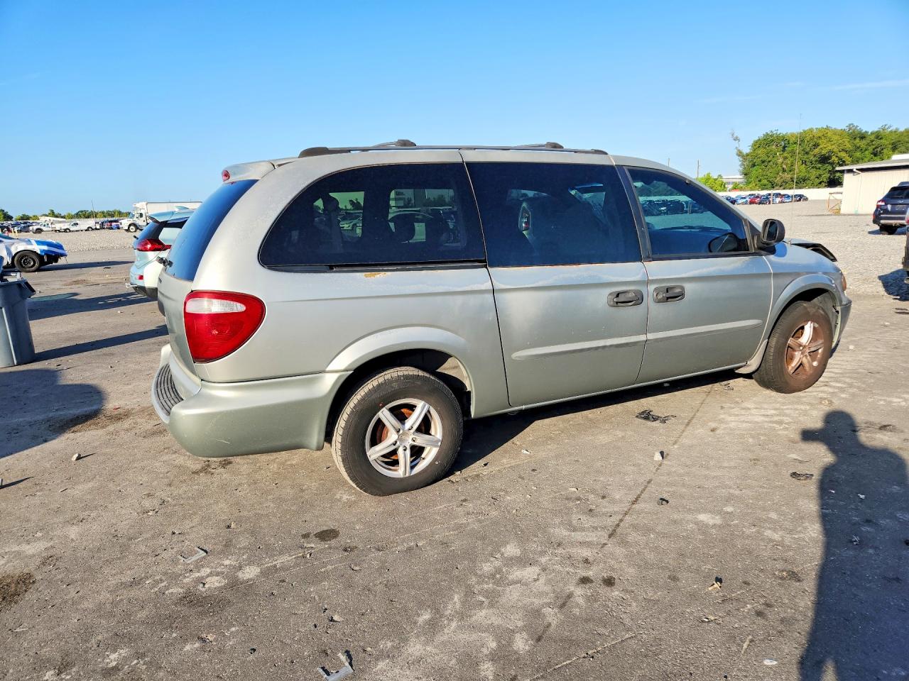 2004 Dodge Grand Caravan Se Beige vin: 1D4GP24R04B545787