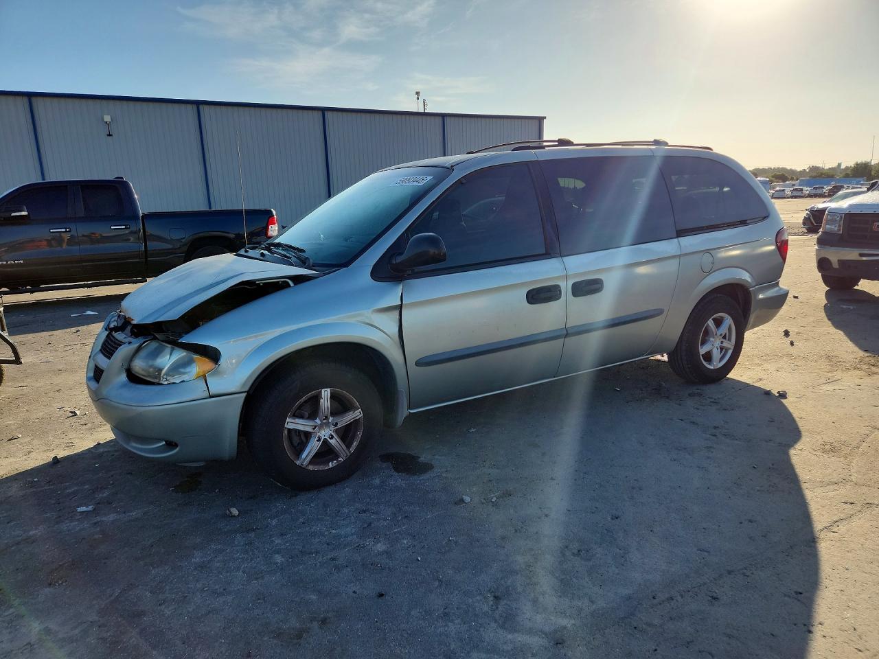 2004 Dodge Grand Caravan Se Beige vin: 1D4GP24R04B545787