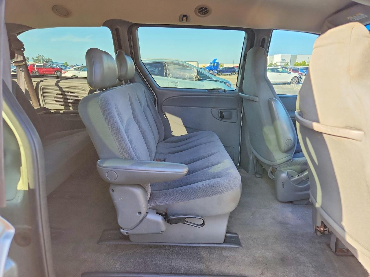 2004 Dodge Grand Caravan Se Beige vin: 1D4GP24R04B545787