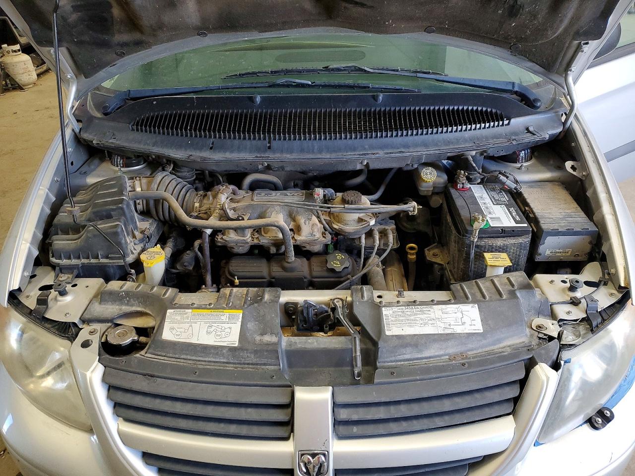 2005 Dodge Grand Caravan Se Silver vin: 1D4GP24R05B234720