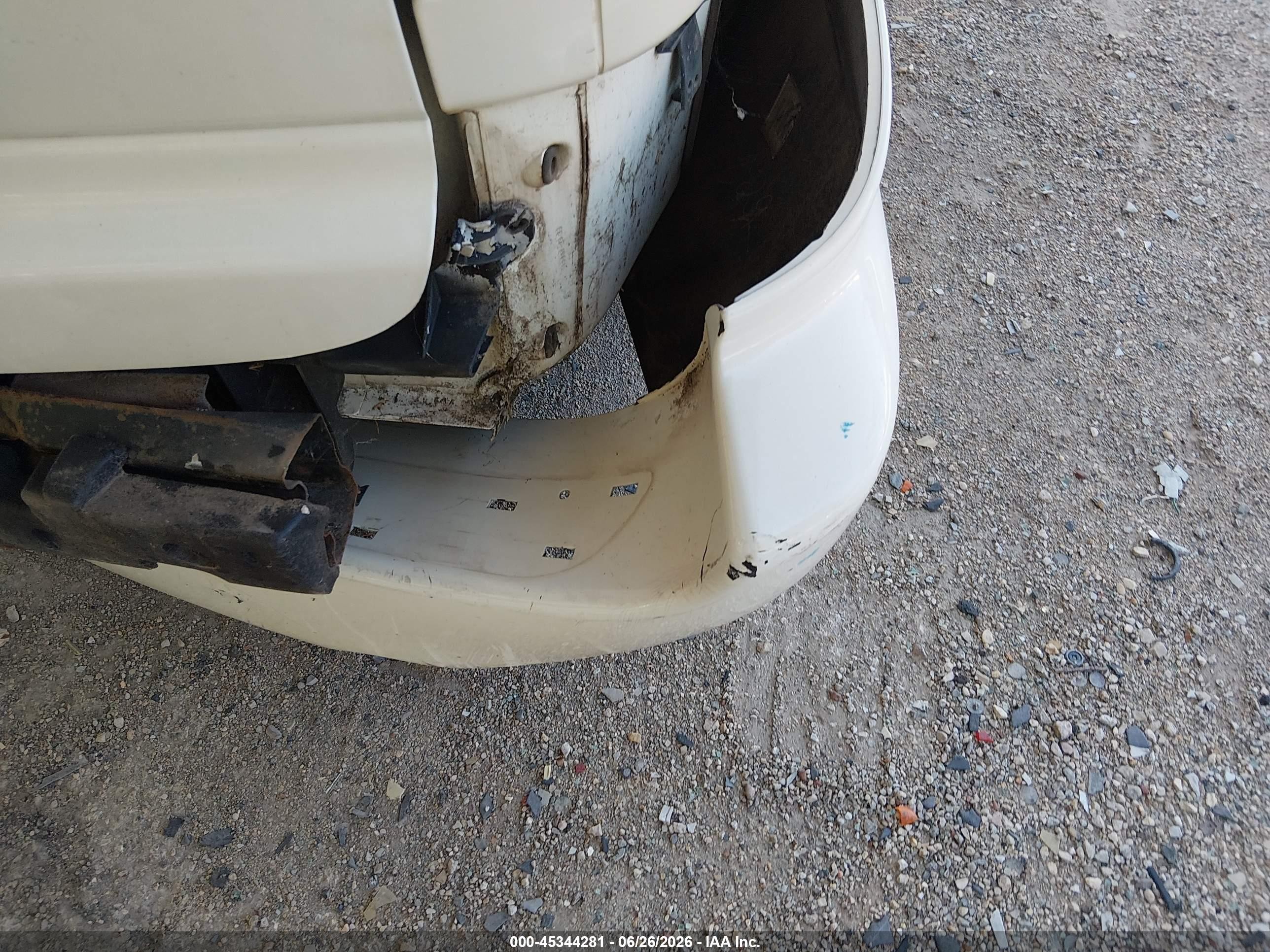 2005 Dodge Grand Caravan Se White vin: 1D4GP24R15B252305