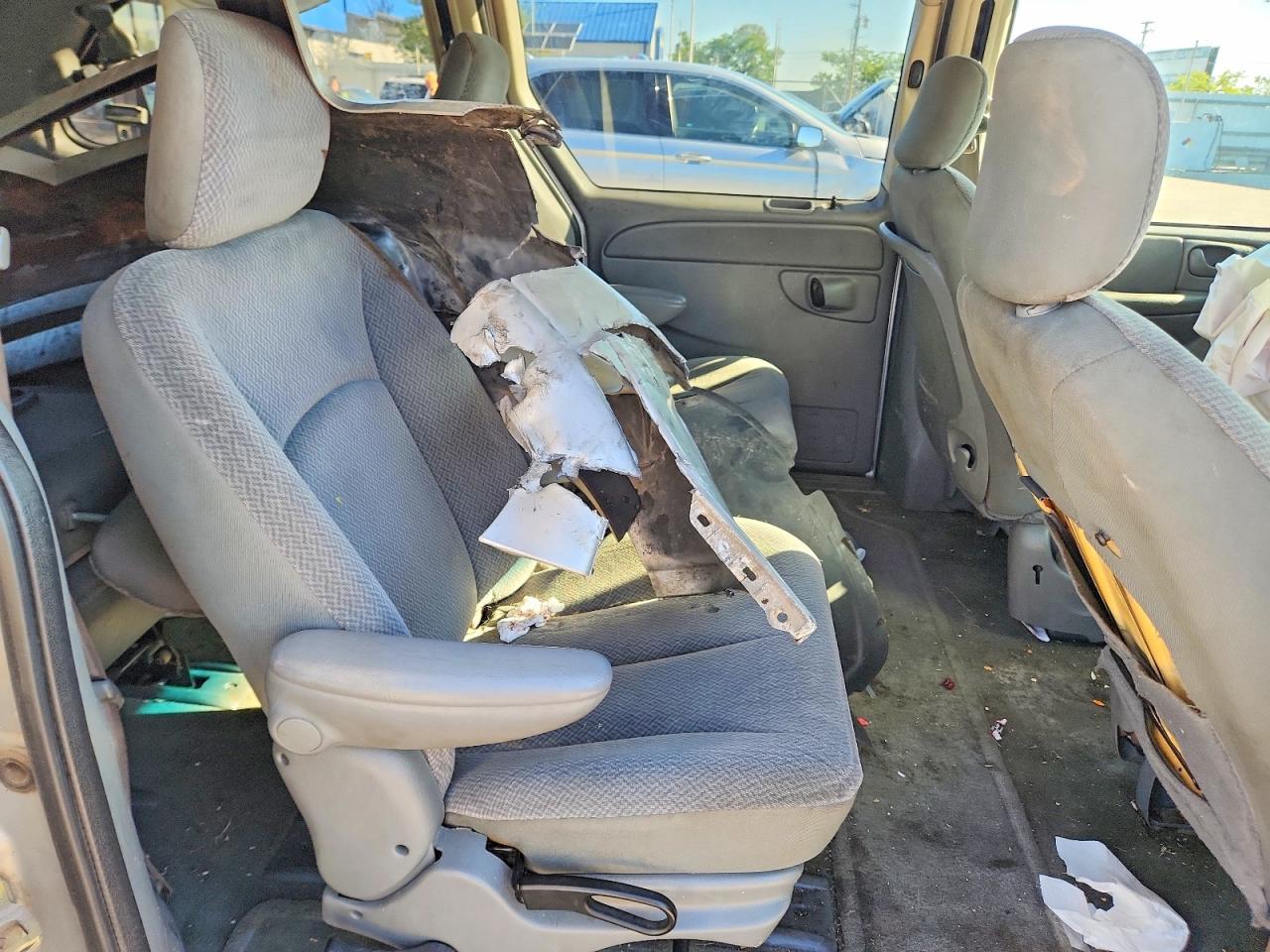 2005 Dodge Grand Caravan Se Silver vin: 1D4GP24R15B282954