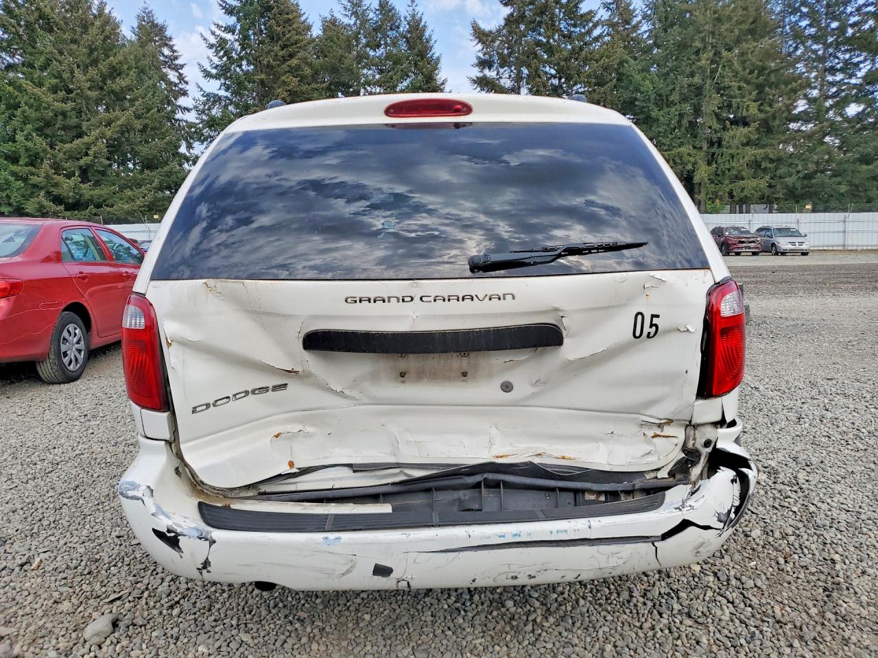 2005 Dodge Grand Caravan Se Белый vin: 1D4GP24R25B389169
