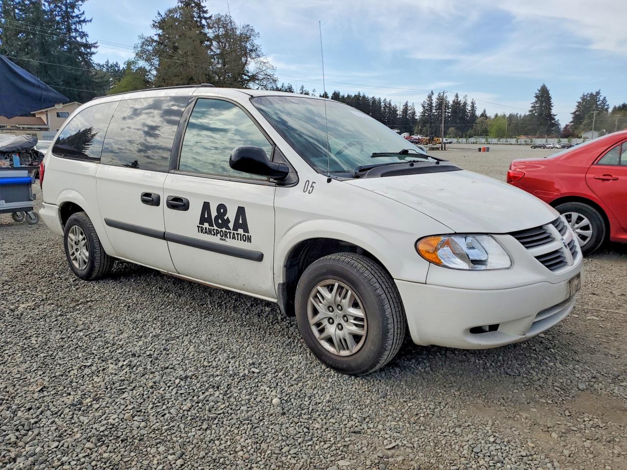 2005 Dodge Grand Caravan Se Белый vin: 1D4GP24R25B389169