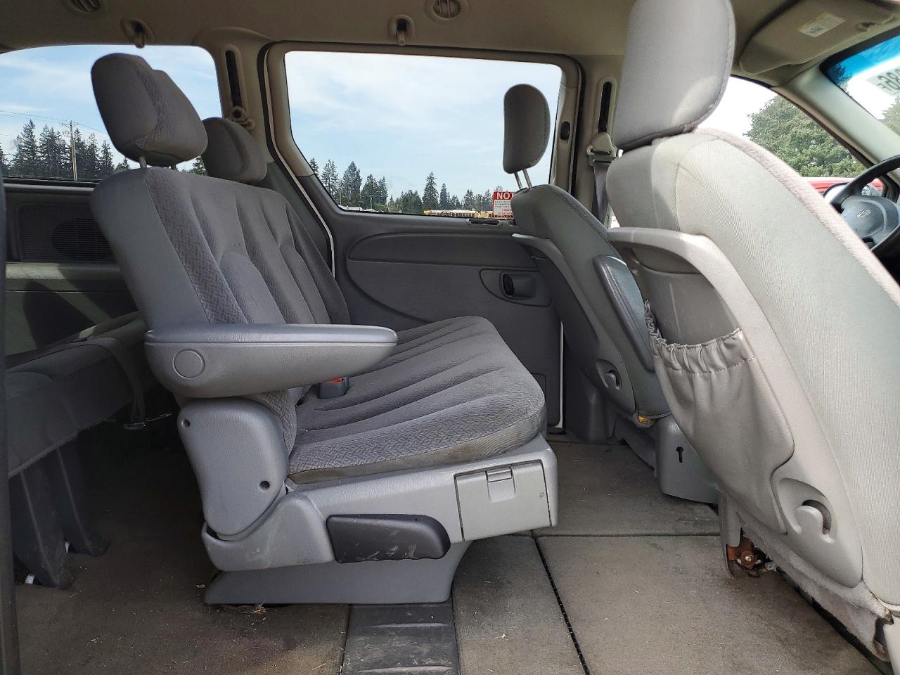 2005 Dodge Grand Caravan Se Белый vin: 1D4GP24R25B389169