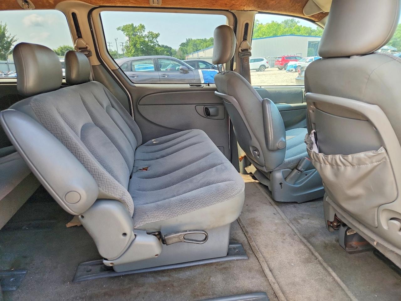2005 Dodge Grand Caravan Se Silver vin: 1D4GP24R35B273608