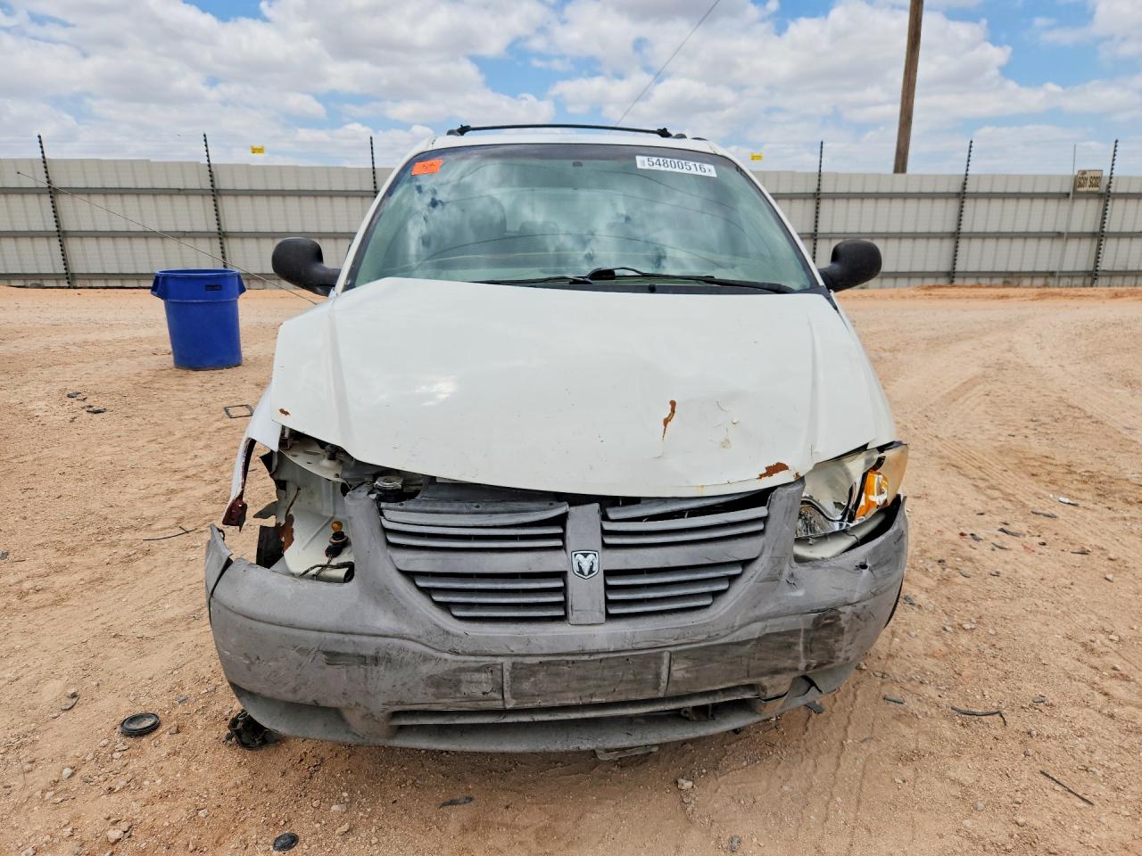 2005 Dodge Grand Caravan Se White vin: 1D4GP24R35B380660