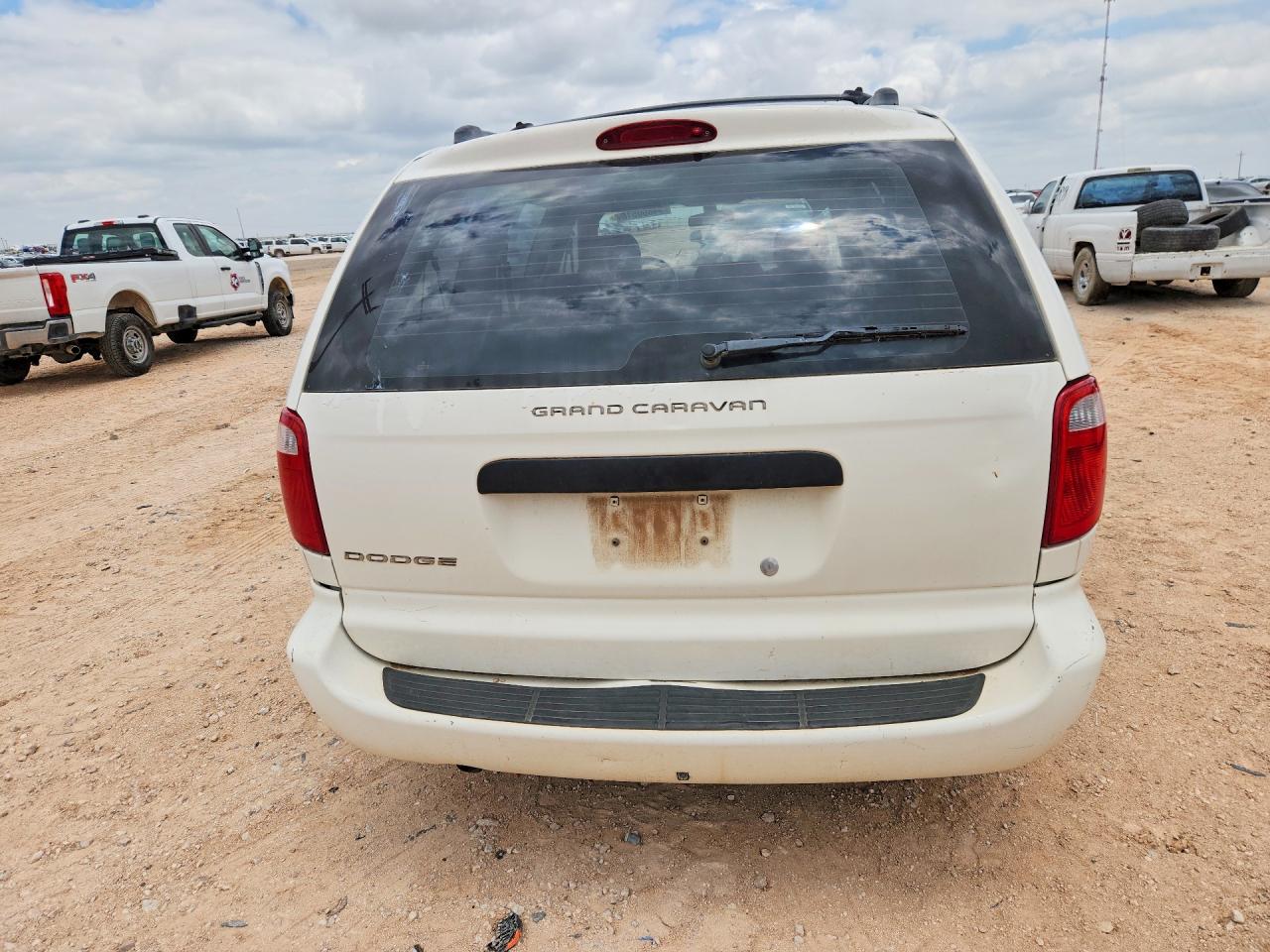 2005 Dodge Grand Caravan Se White vin: 1D4GP24R35B380660