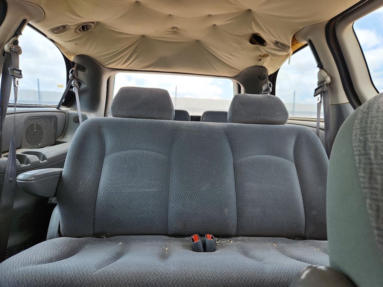 2005 Dodge Grand Caravan Se White vin: 1D4GP24R35B380660