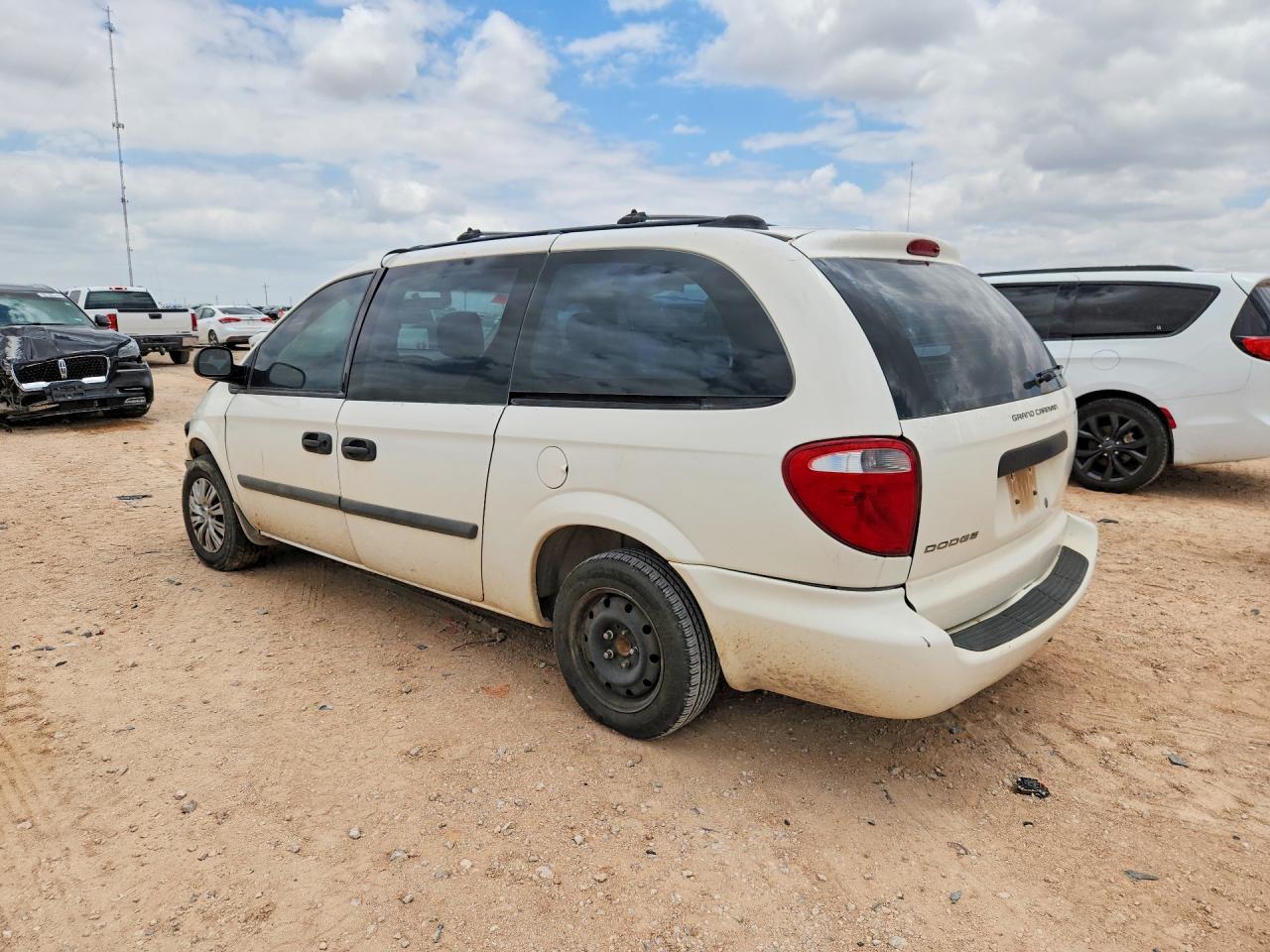 2005 Dodge Grand Caravan Se White vin: 1D4GP24R35B380660