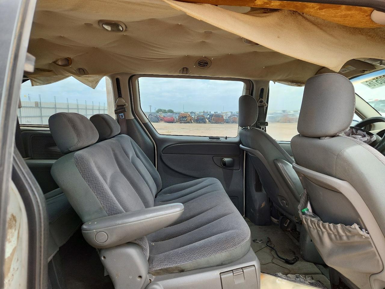 2005 Dodge Grand Caravan Se White vin: 1D4GP24R35B380660