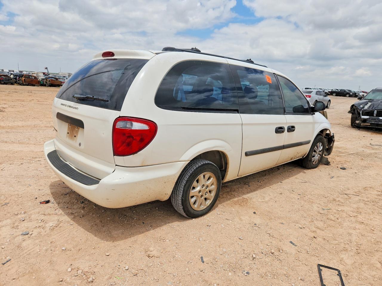 2005 Dodge Grand Caravan Se White vin: 1D4GP24R35B380660