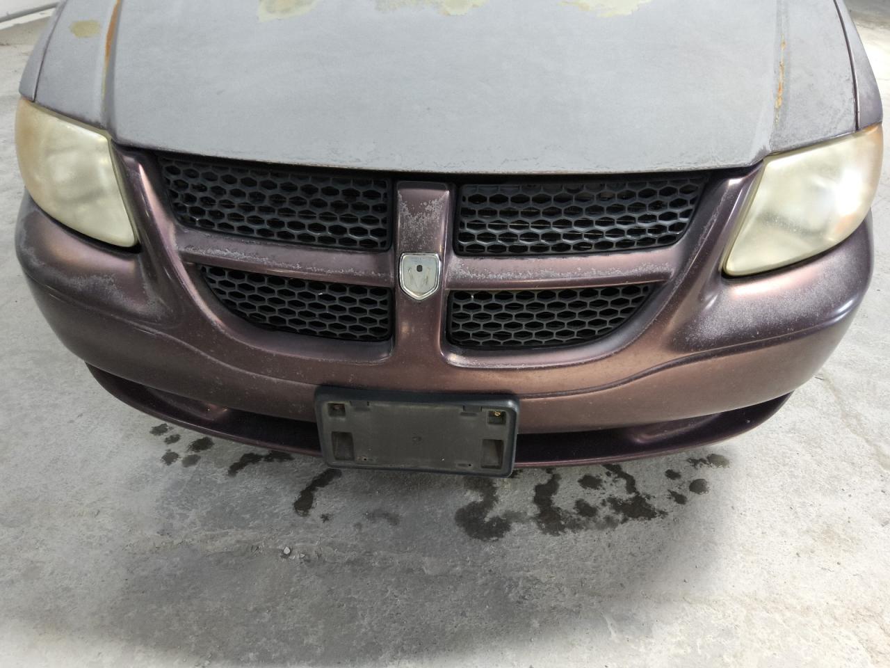 2004 Dodge Grand Caravan Se Maroon vin: 1D4GP24R44B584012 Damage: Front Bumper, Chipped, 10 Or More
