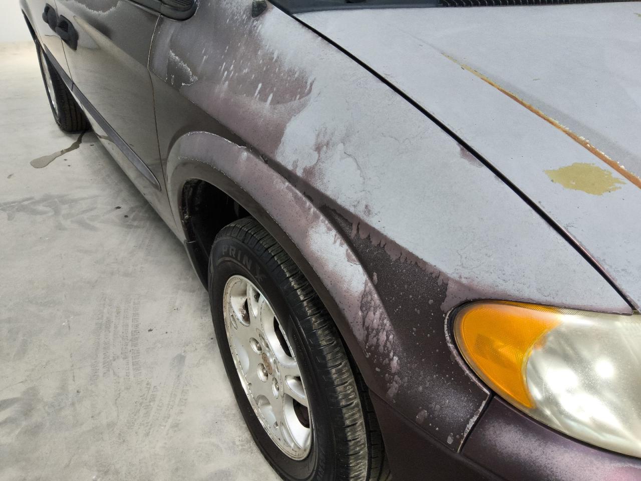2004 Dodge Grand Caravan Se Maroon vin: 1D4GP24R44B584012 Damage: Right Front Fender, Chipped, 10 Or More