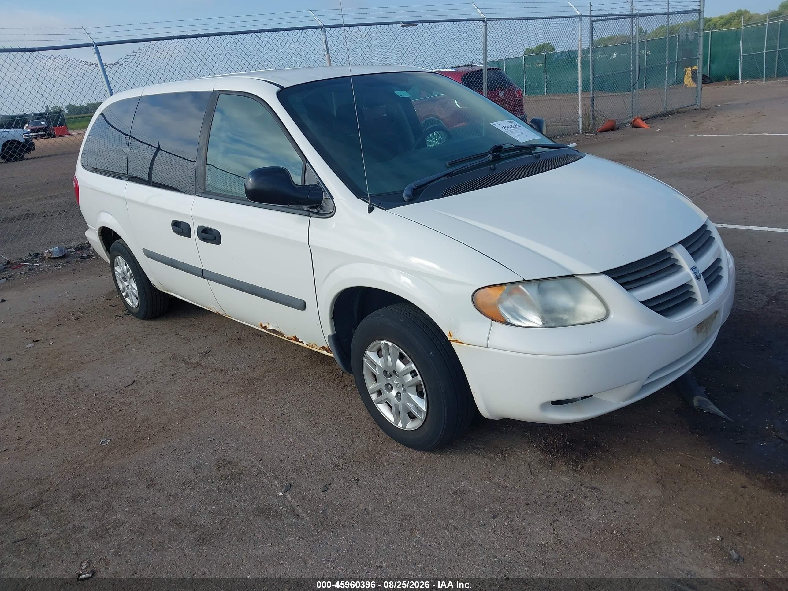 2005 Dodge Grand Caravan Se White vin: 1D4GP24R45B337008