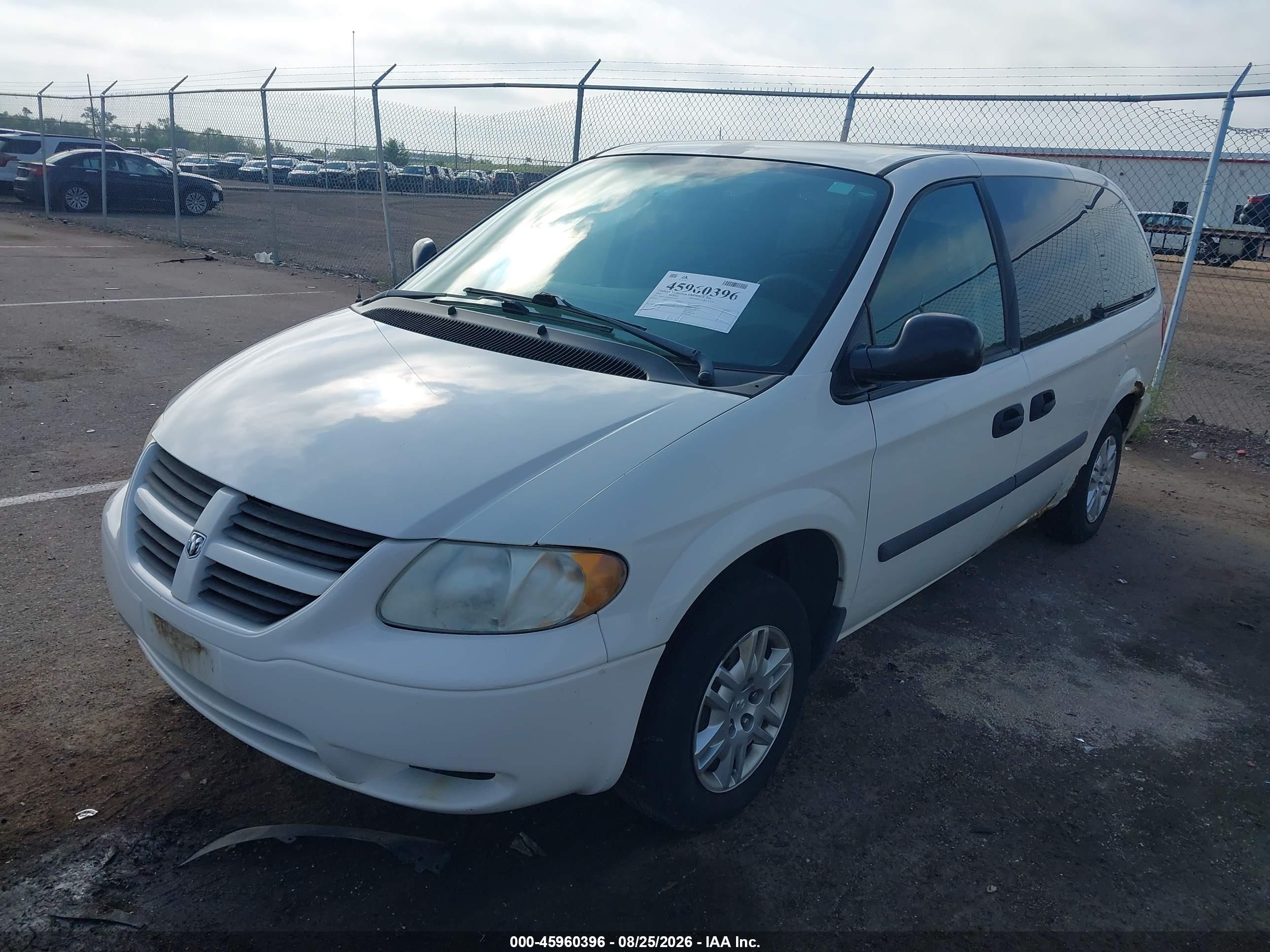 2005 Dodge Grand Caravan Se White vin: 1D4GP24R45B337008