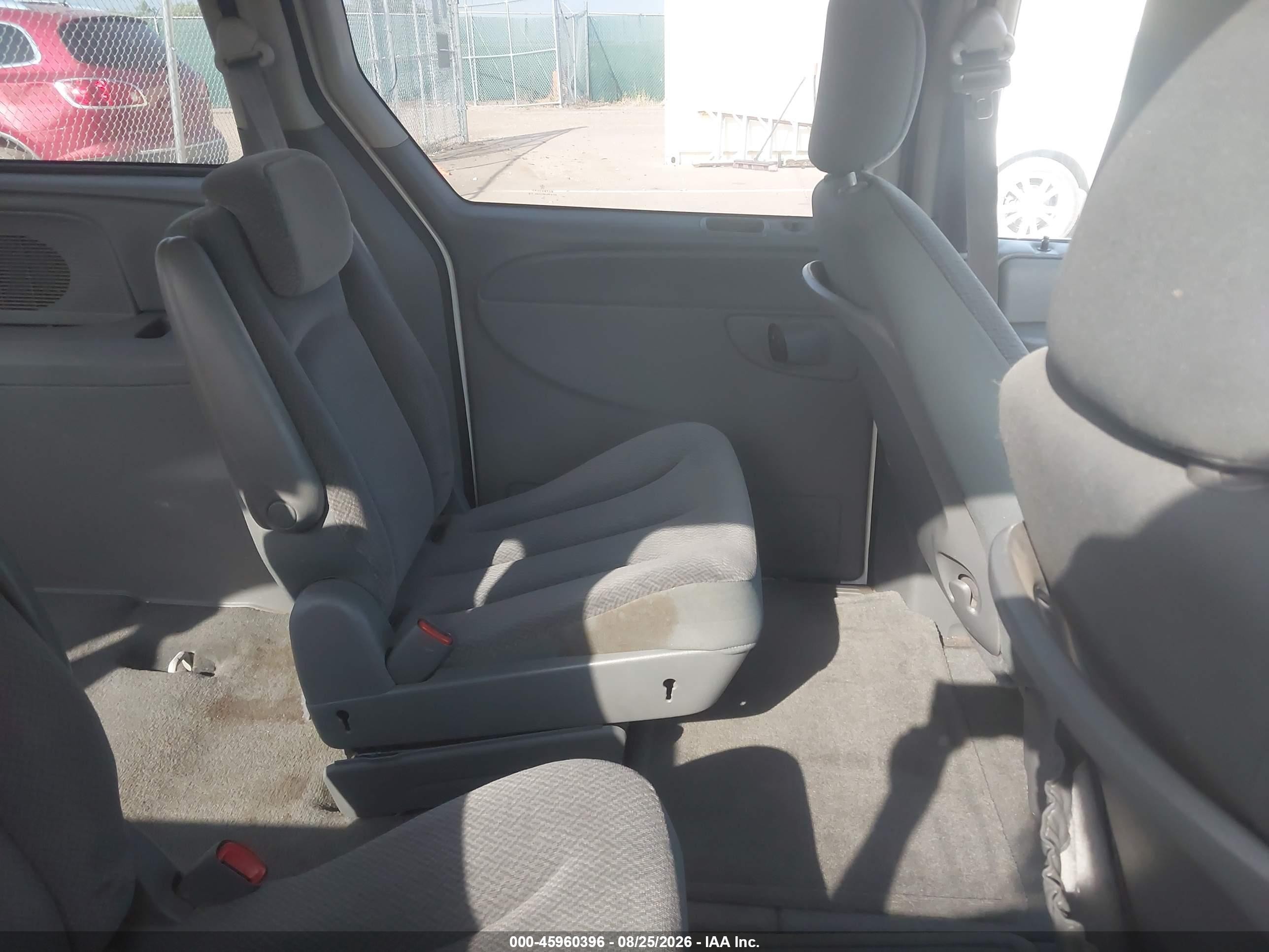 2005 Dodge Grand Caravan Se White vin: 1D4GP24R45B337008