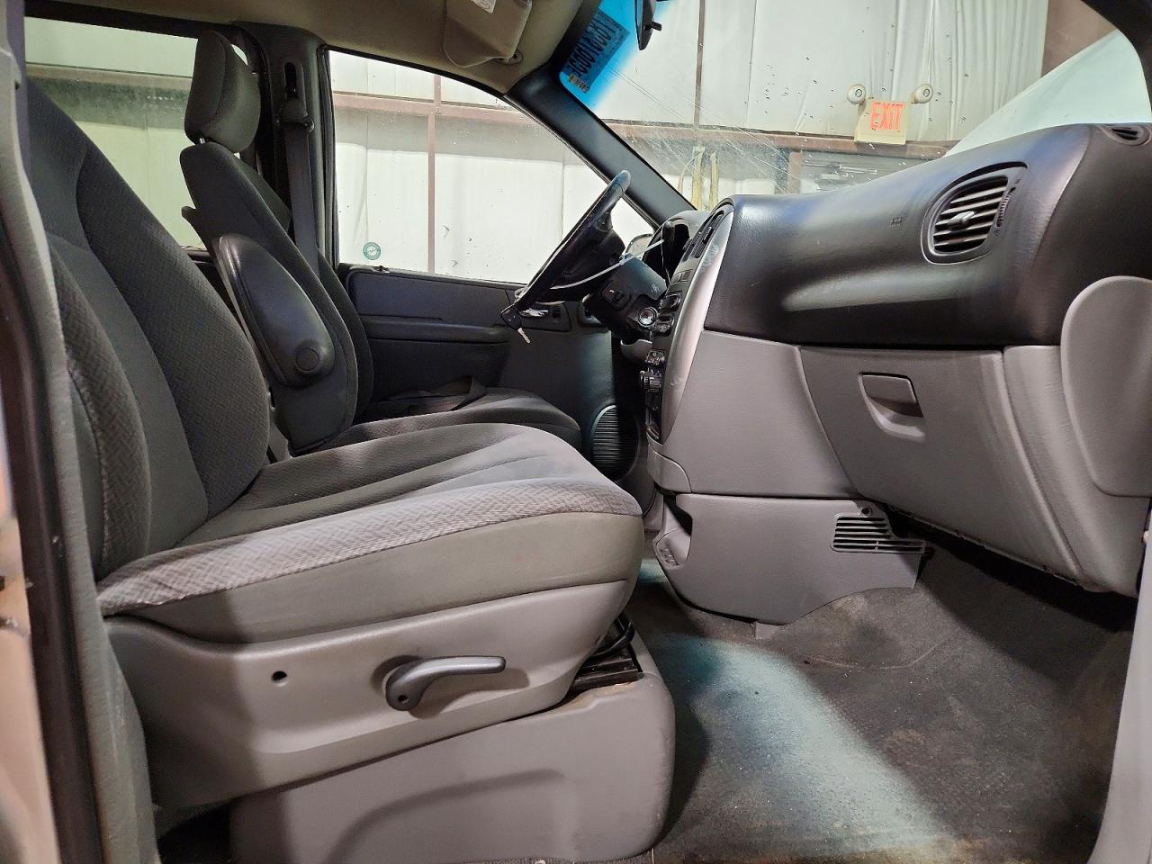 2004 Dodge Grand Caravan Se Silver vin: 1D4GP24R54B583208