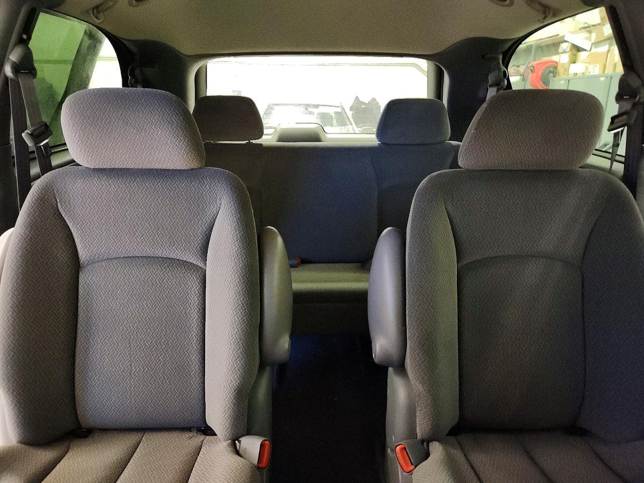 2004 Dodge Grand Caravan Se Silver vin: 1D4GP24R54B583208