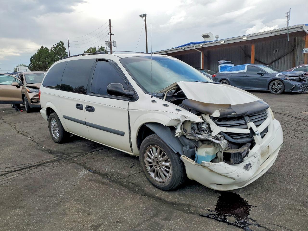 2005 Dodge Grand Caravan Se White vin: 1D4GP24R65B186978