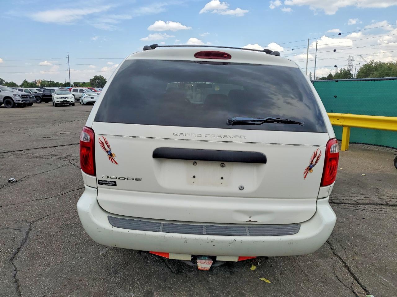 2005 Dodge Grand Caravan Se White vin: 1D4GP24R65B186978