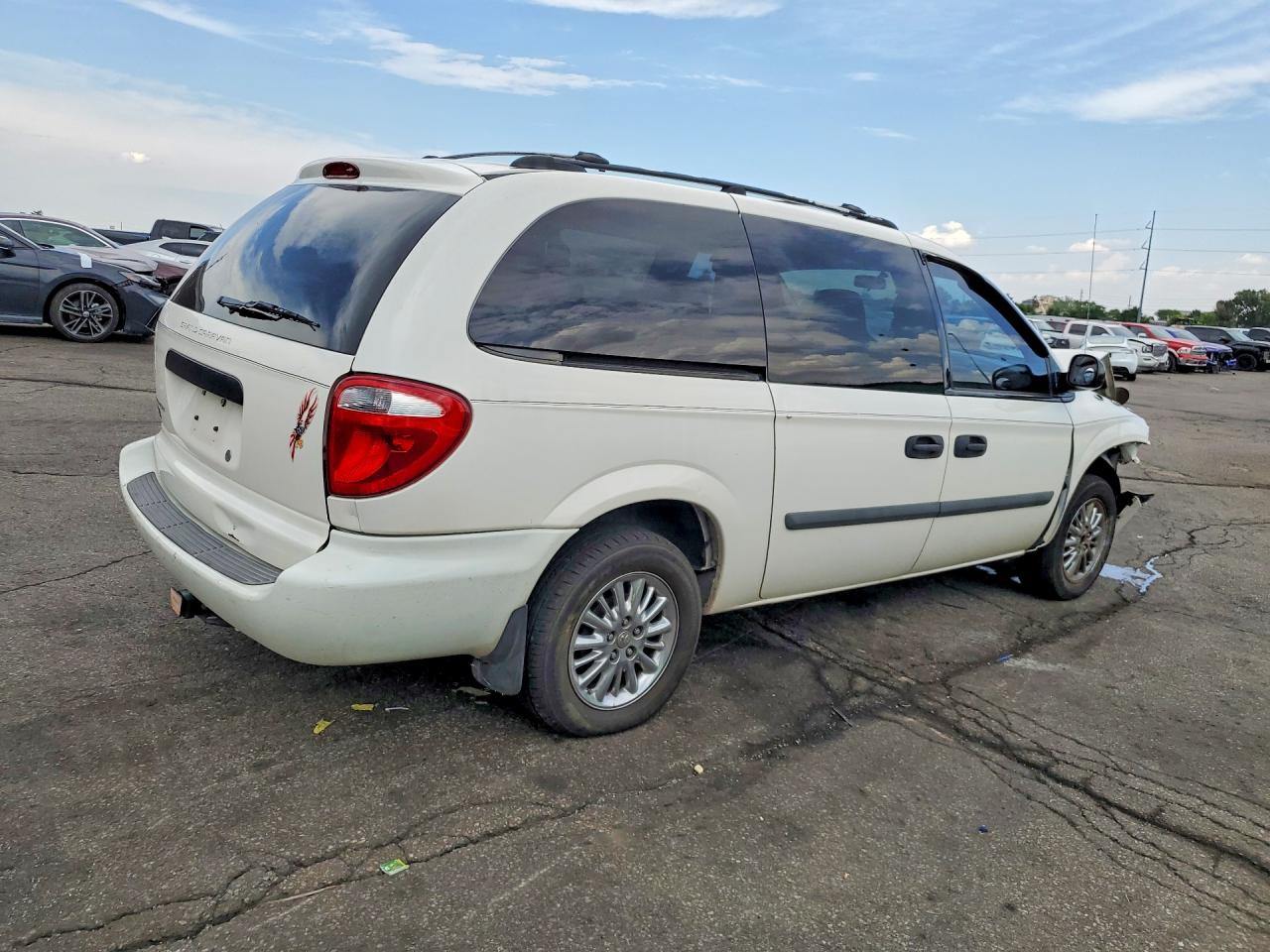 2005 Dodge Grand Caravan Se White vin: 1D4GP24R65B186978