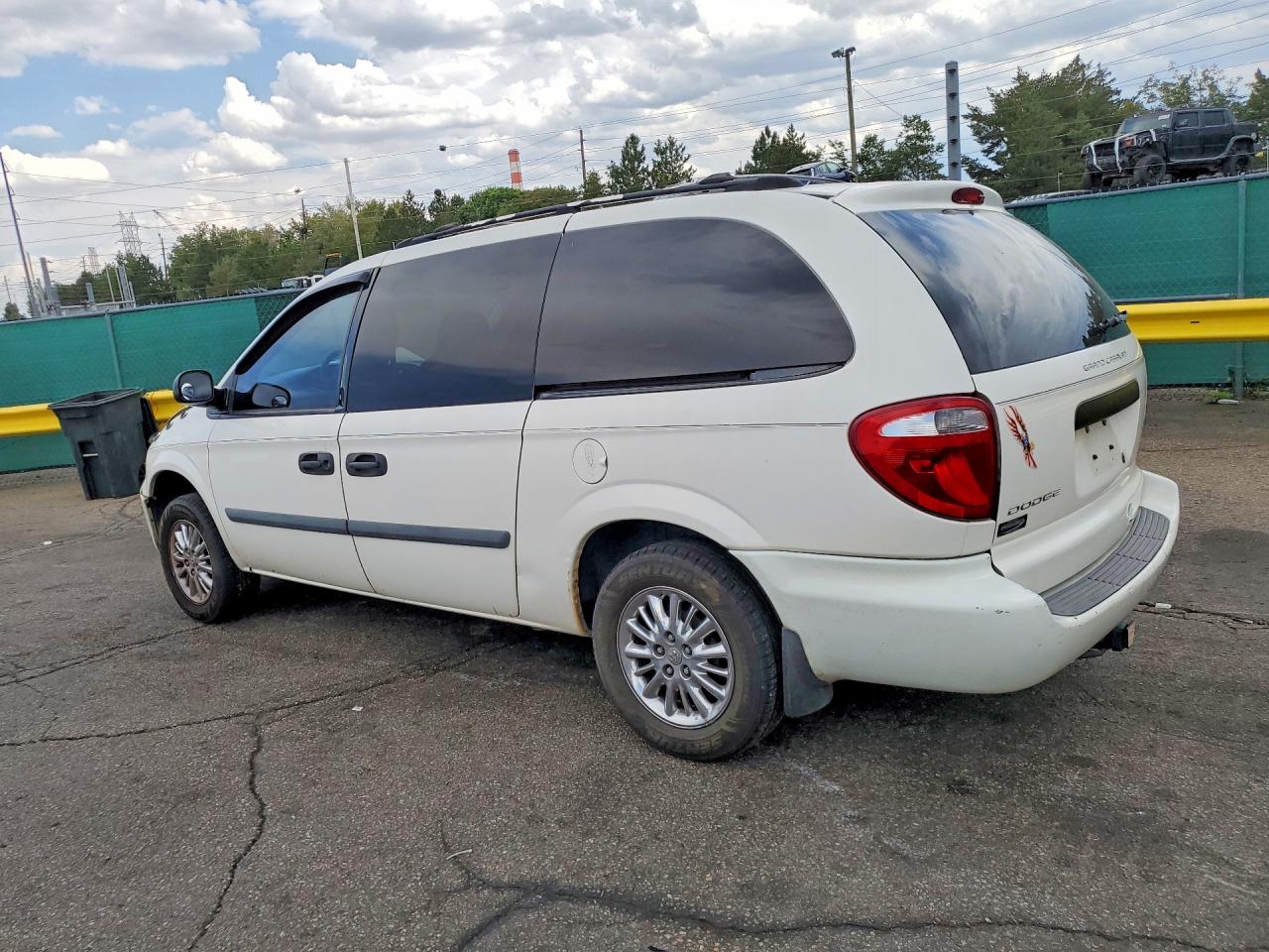 2005 Dodge Grand Caravan Se White vin: 1D4GP24R65B186978