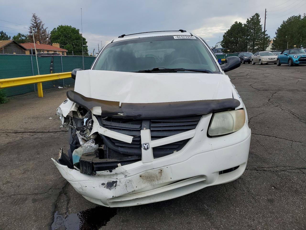 2005 Dodge Grand Caravan Se White vin: 1D4GP24R65B186978
