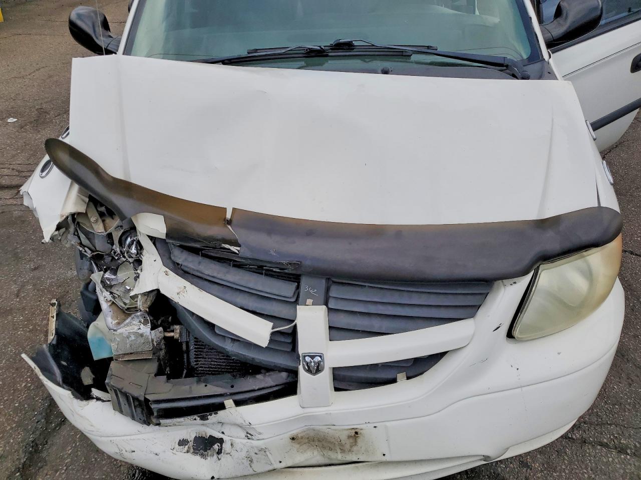 2005 Dodge Grand Caravan Se White vin: 1D4GP24R65B186978