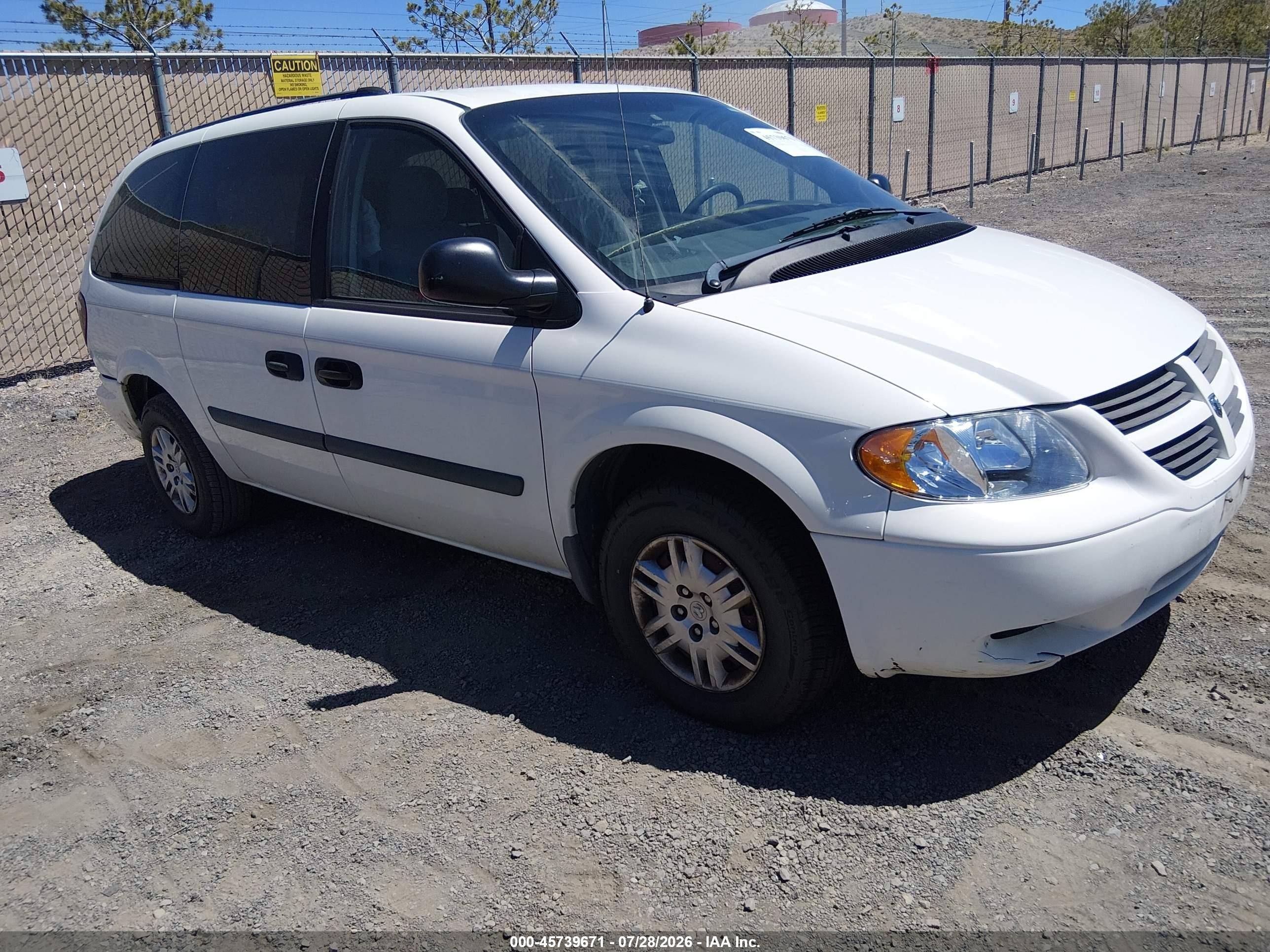 2005 Dodge Grand Caravan Se White vin: 1D4GP24R65B397887
