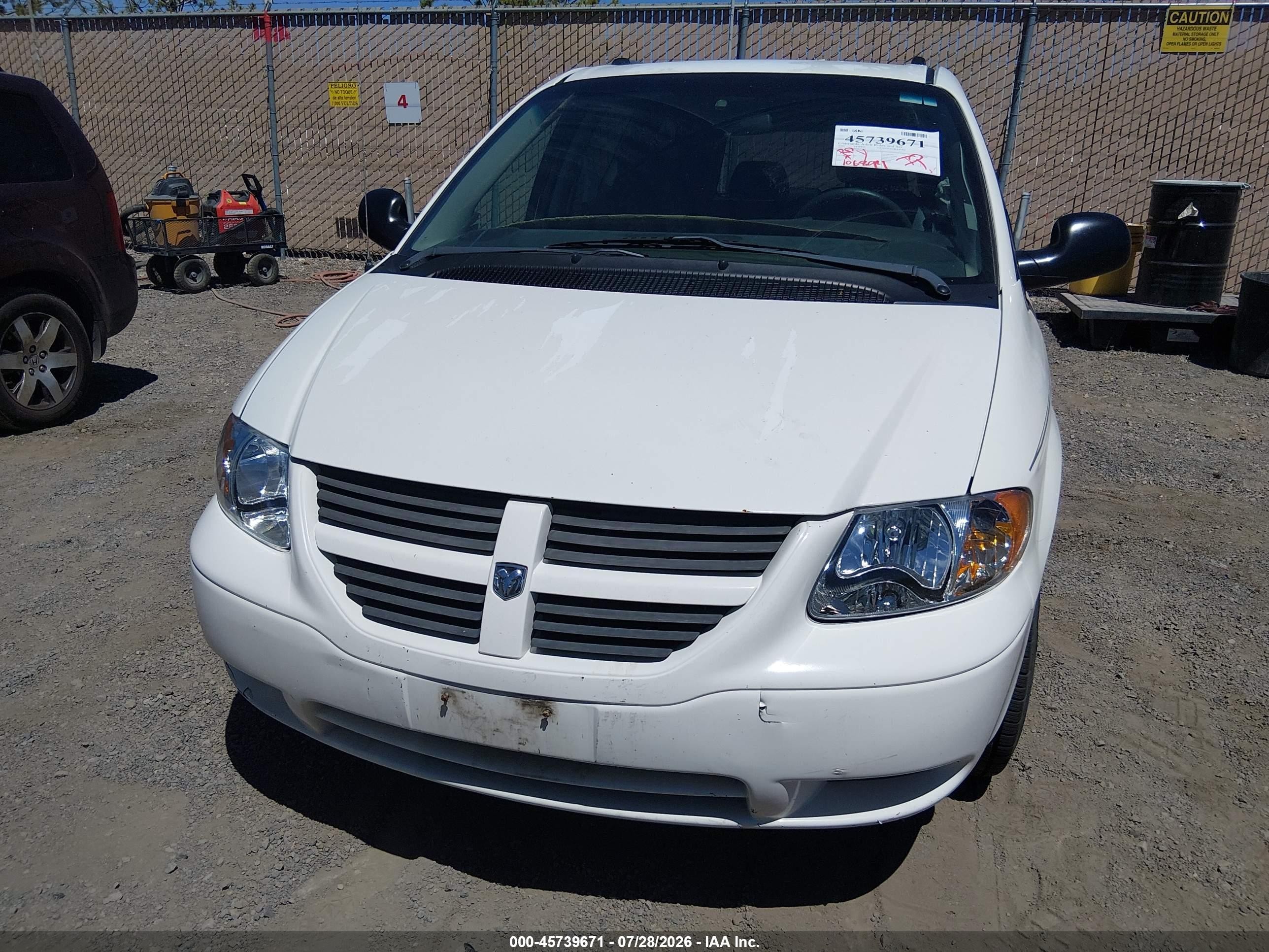 2005 Dodge Grand Caravan Se White vin: 1D4GP24R65B397887